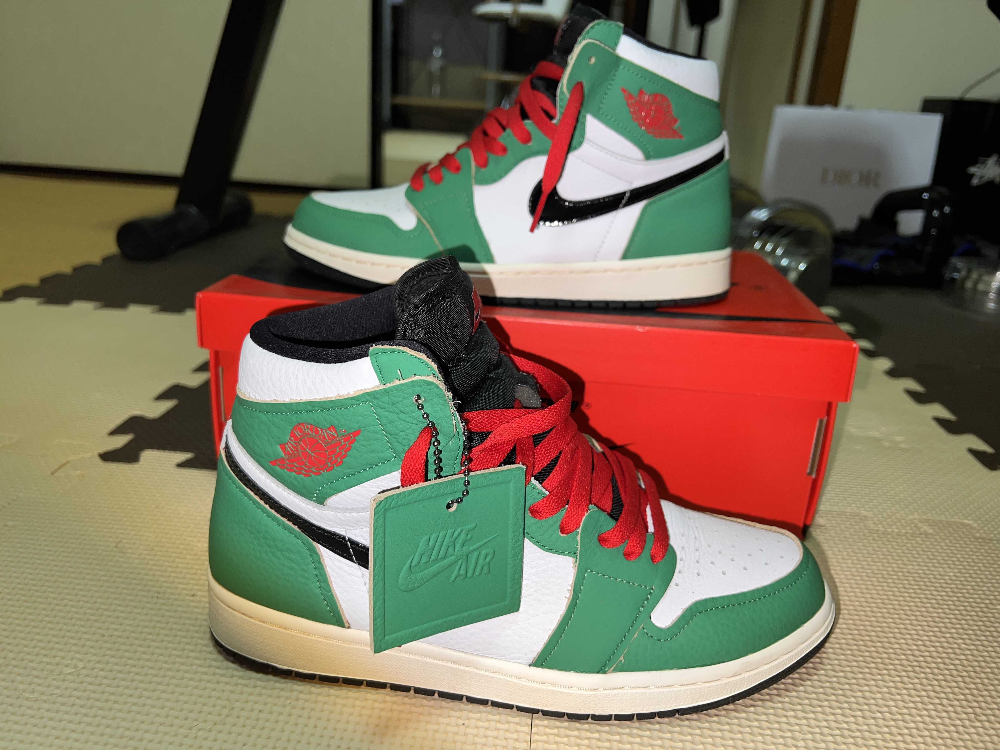 Nike Women's Air Jordan 1 High OG "Lucky Green/White-Sail-Black"