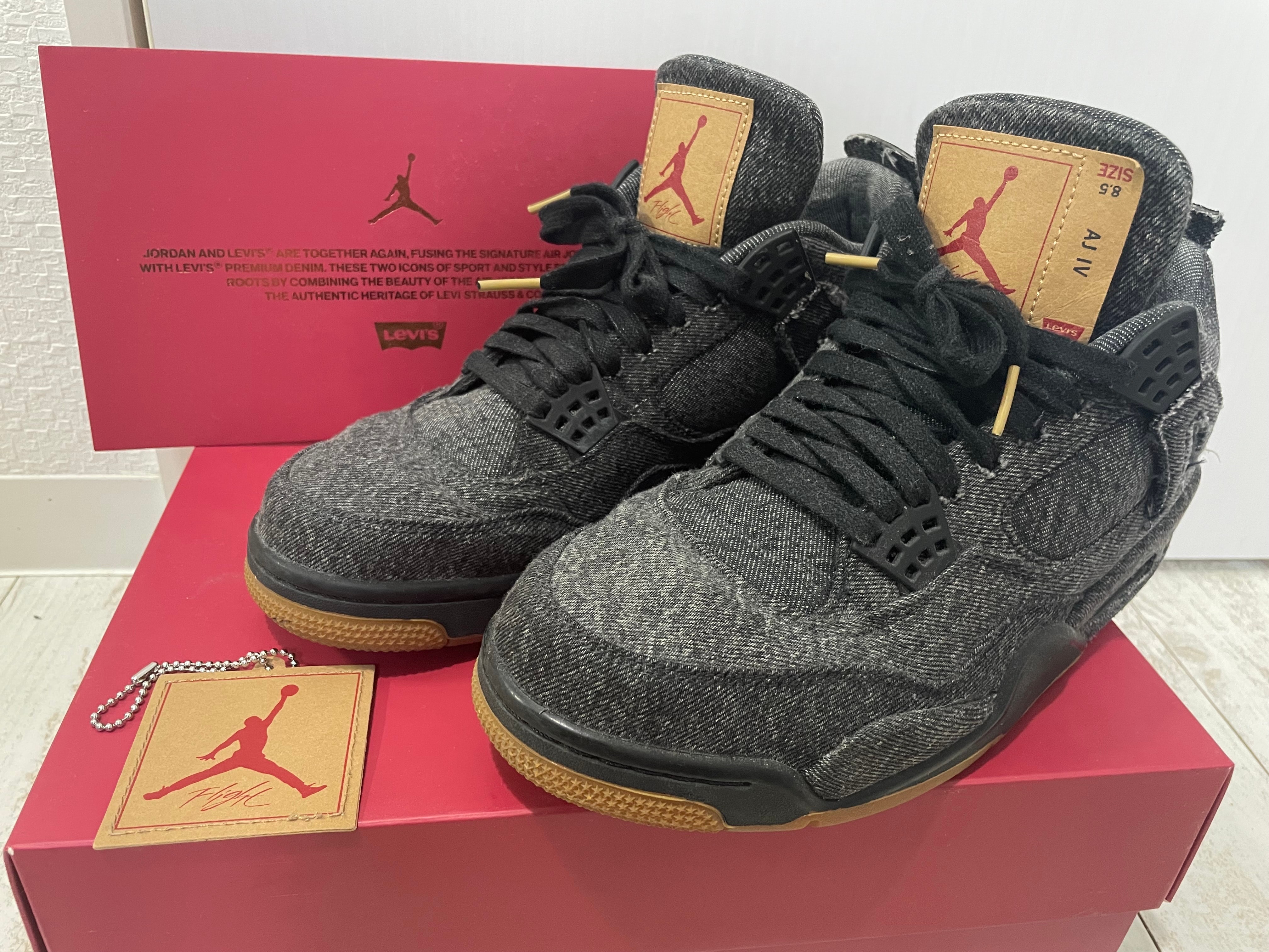 Nike × Levi's Air Jordan 4 "Black Denim" (Tag: LEVIS®)