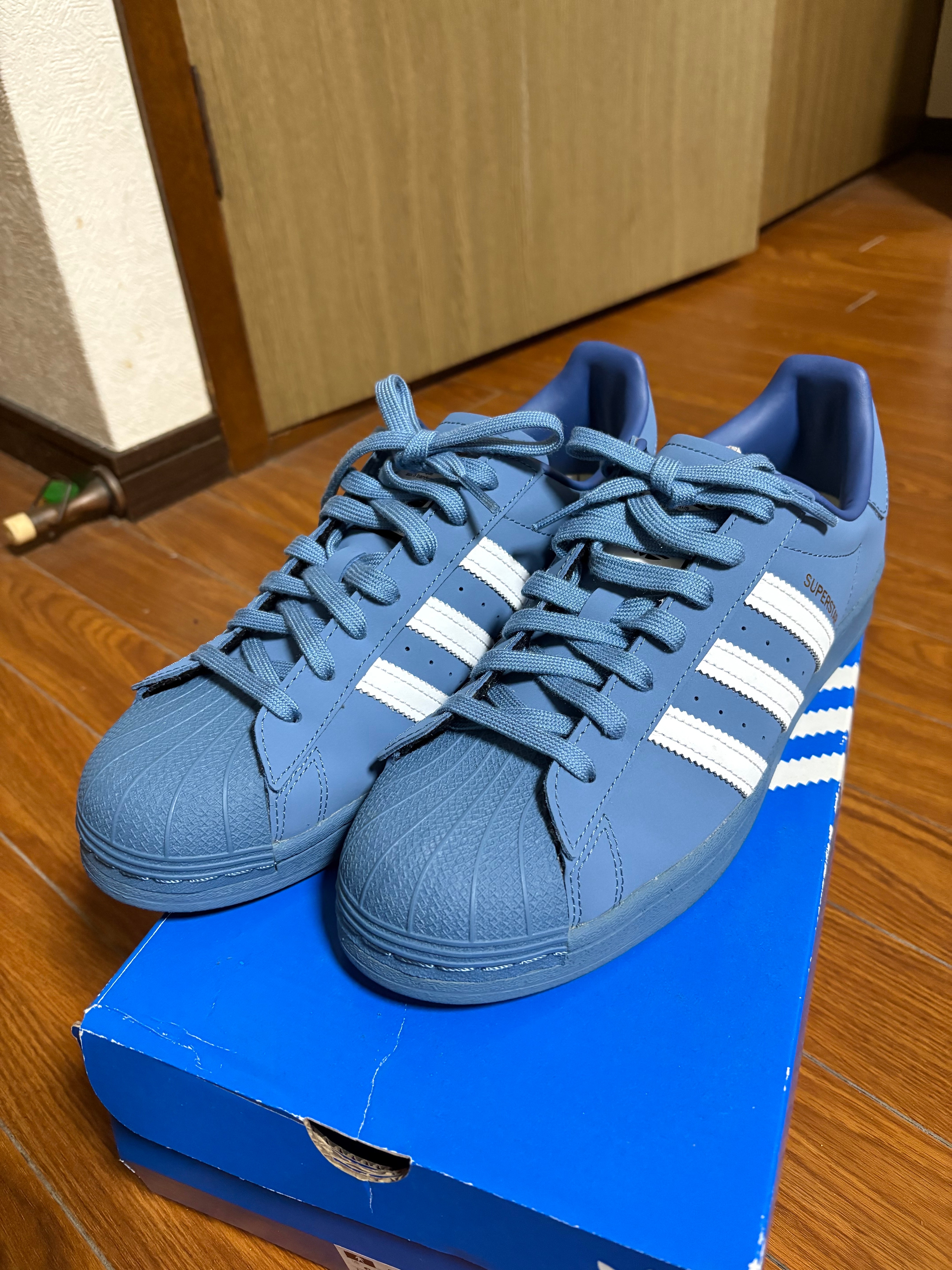 ダイキ ツネタ × アトモス × アディダス スーパースター "ブルー"