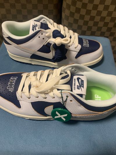 HUF × Nike SB Dunk Low "New York"