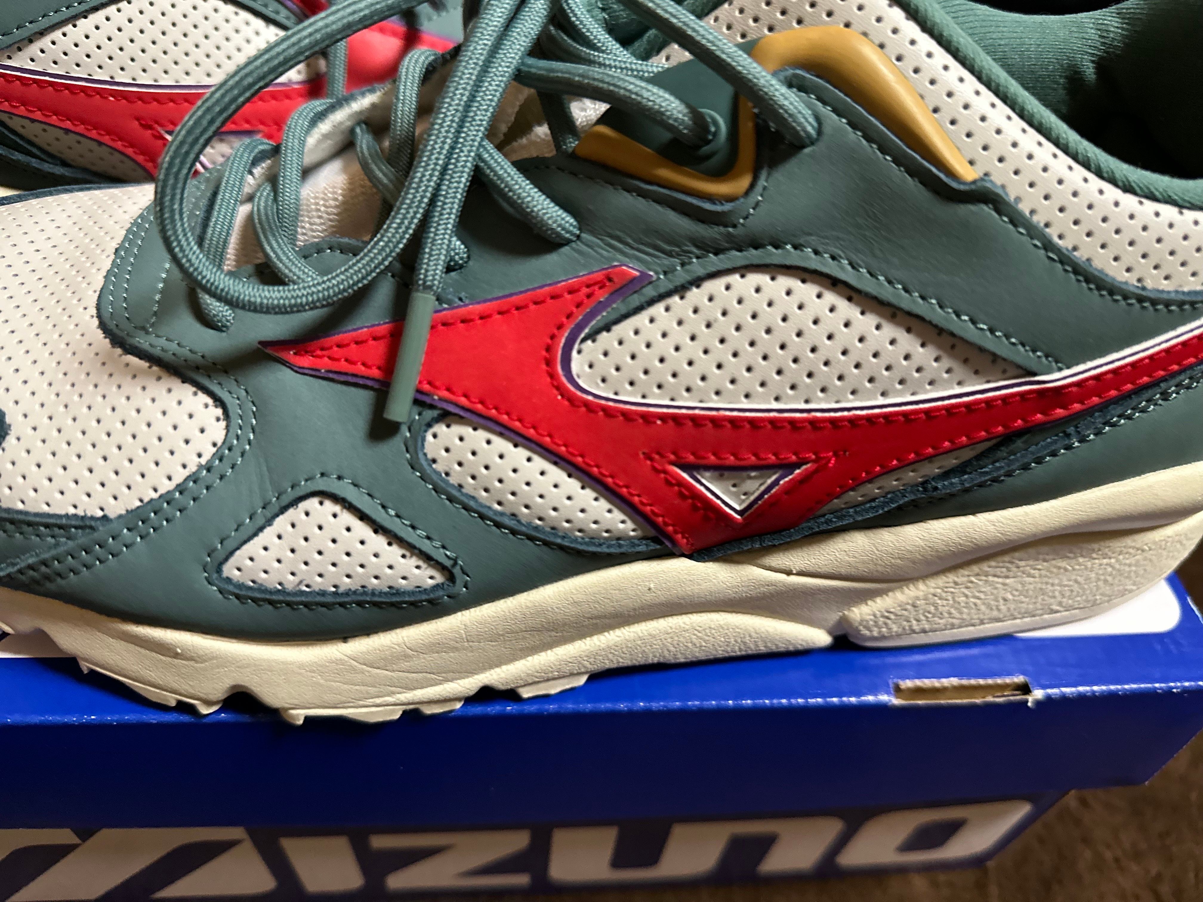 Patta × Mizuno Sky Medal TR "Ivory/Red/Green"