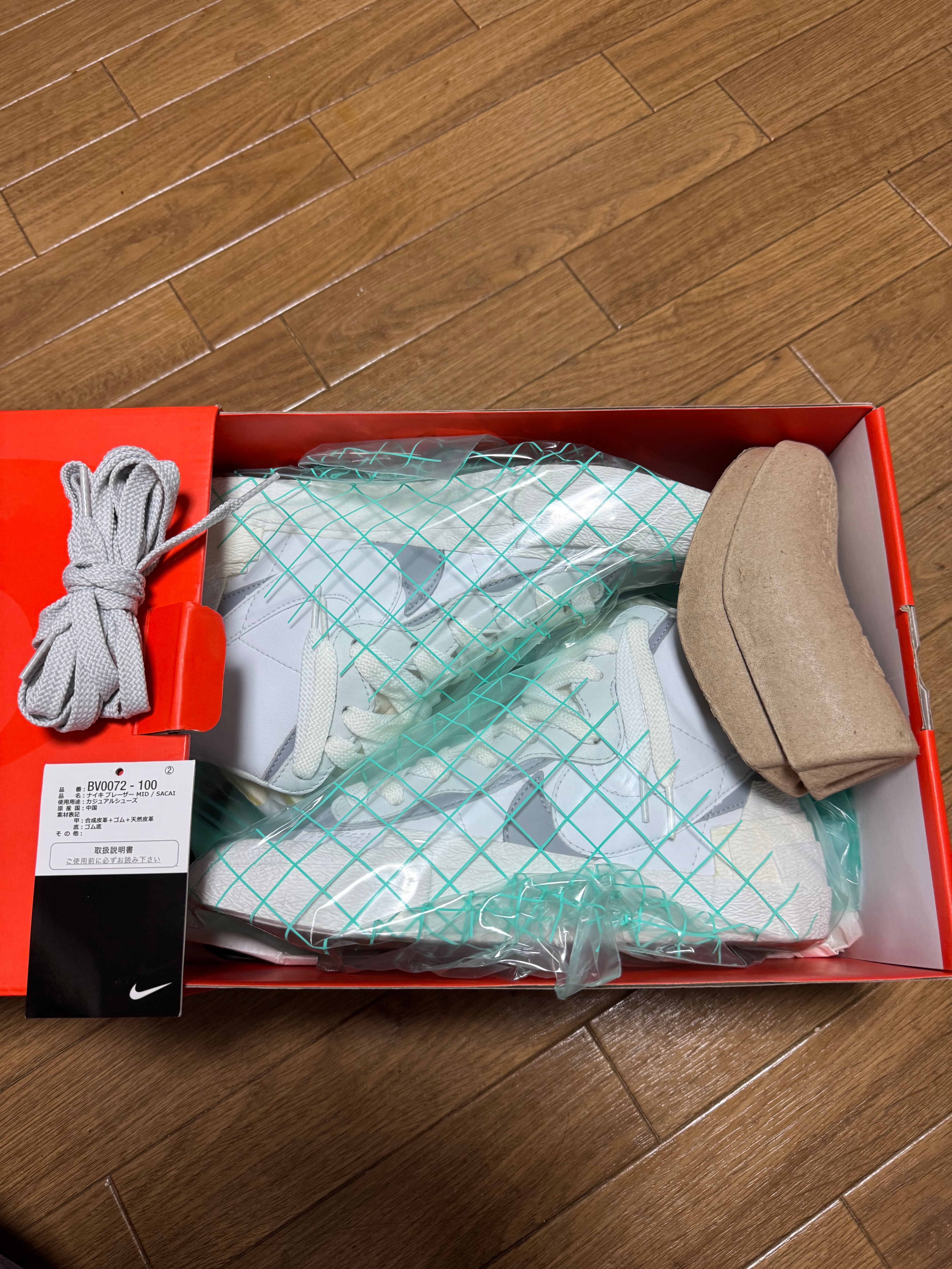 sacai × NIKE BLAZER MID "WHITE/WOLF GREY"