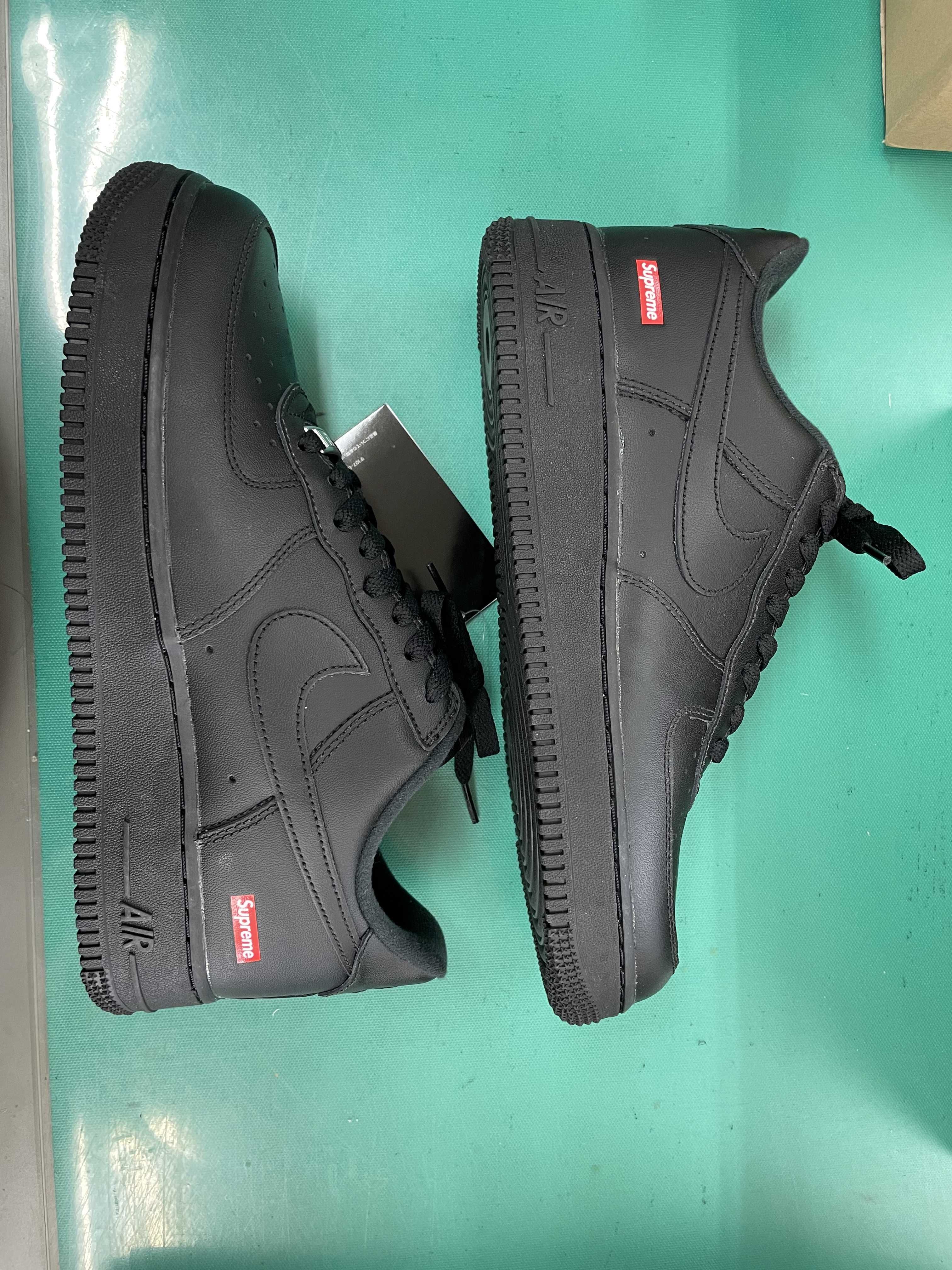 Supreme × Nike Air Force 1 Low "Black"