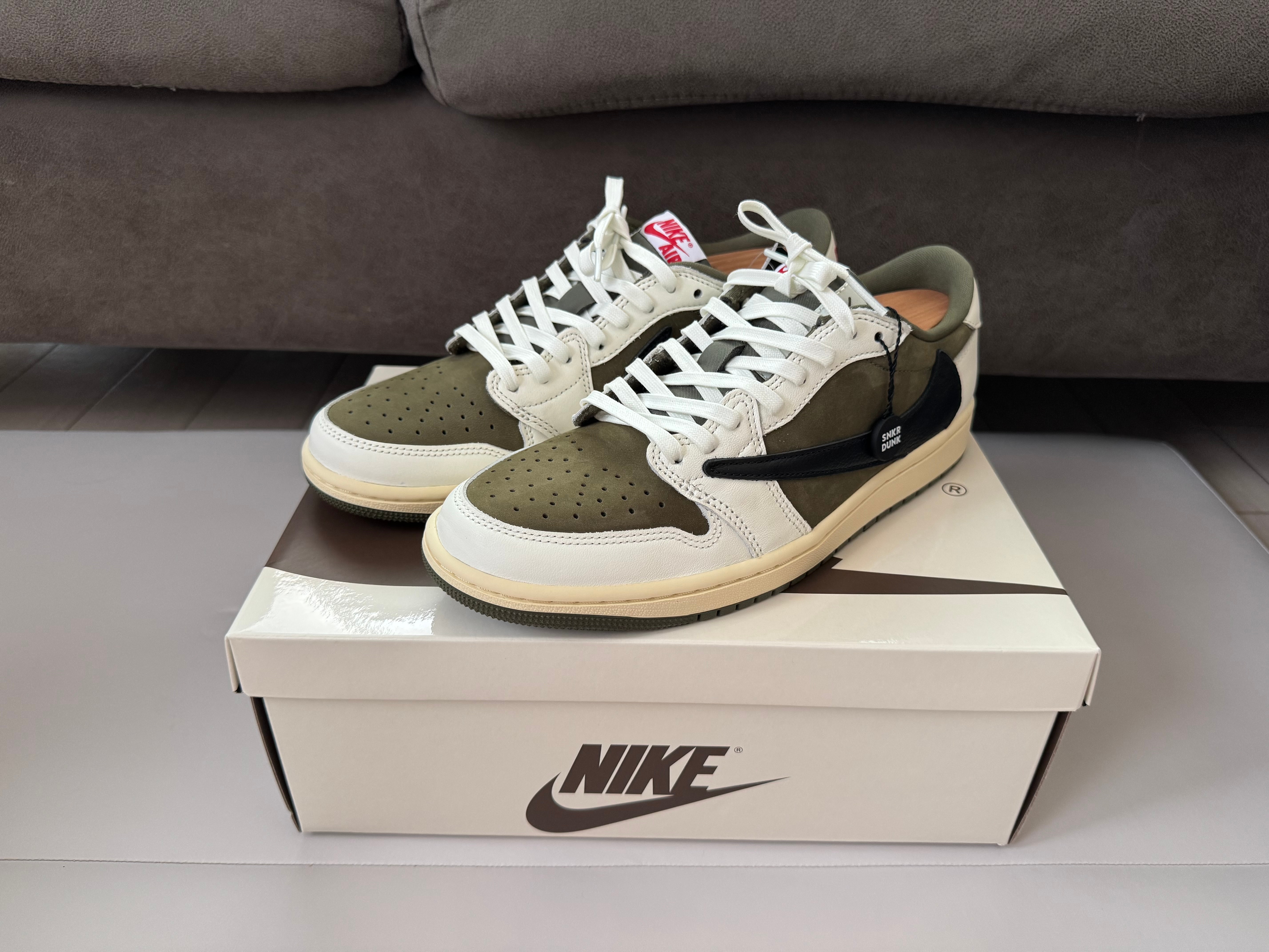 Travis Scott × Nike Air Jordan 1 Low OG SP "Reverse Olive"