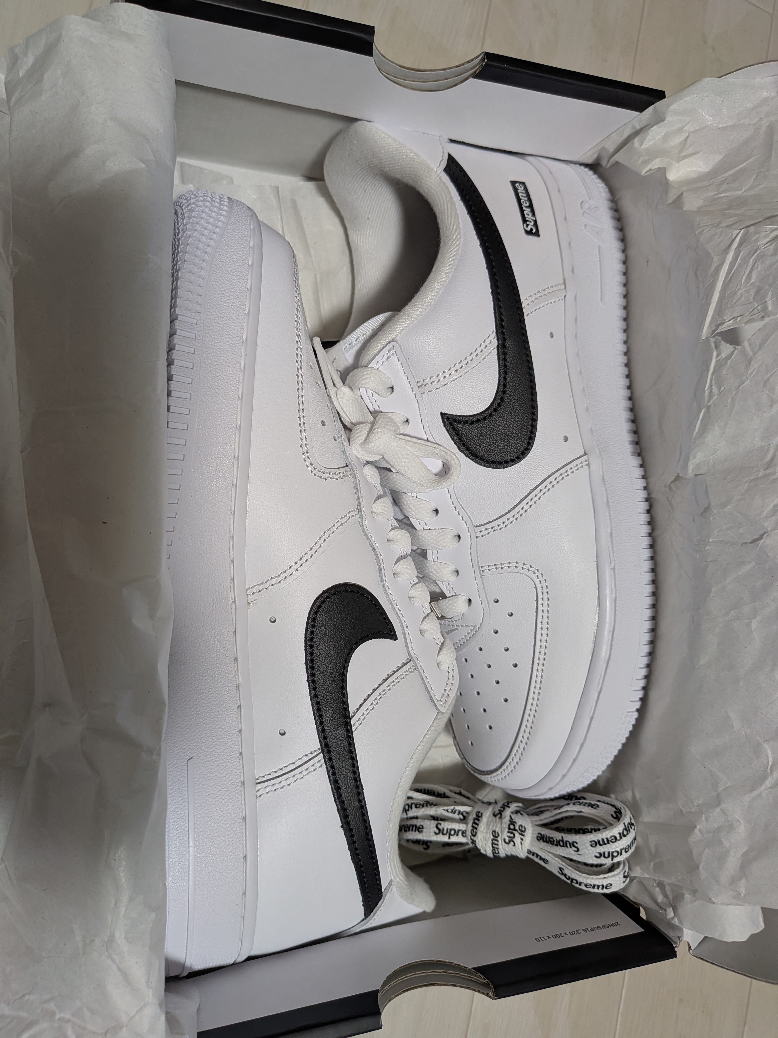 Supreme × Nike Air Force 1 Low "White/Black"