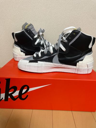 sacai × NIKE BLAZER MID "BLACK/WOLF GREY/WHITE"