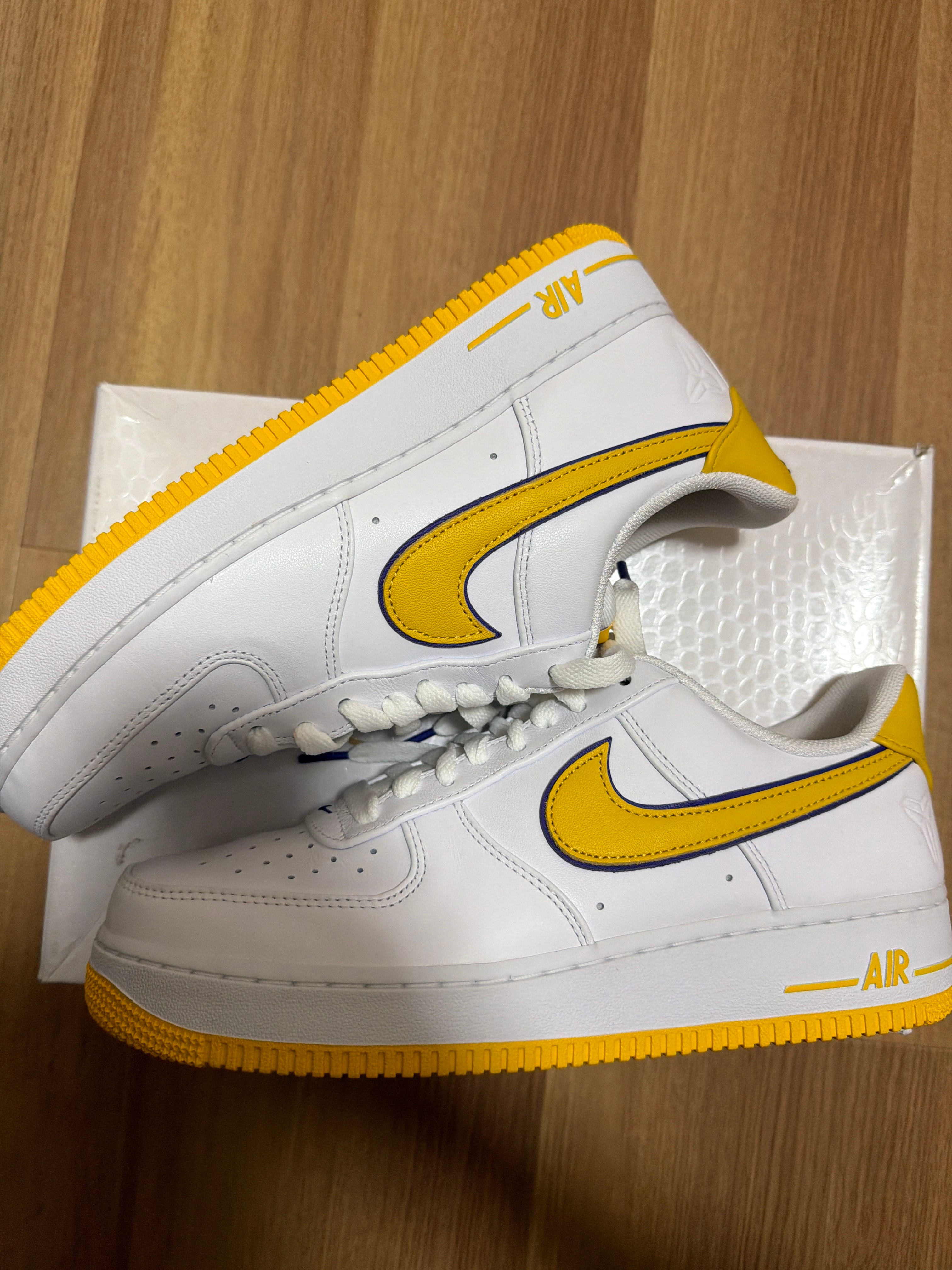 Kobe Bryant × Nike Air Force 1 Low Retro QS "Varsity Maize and Varsity Purple"