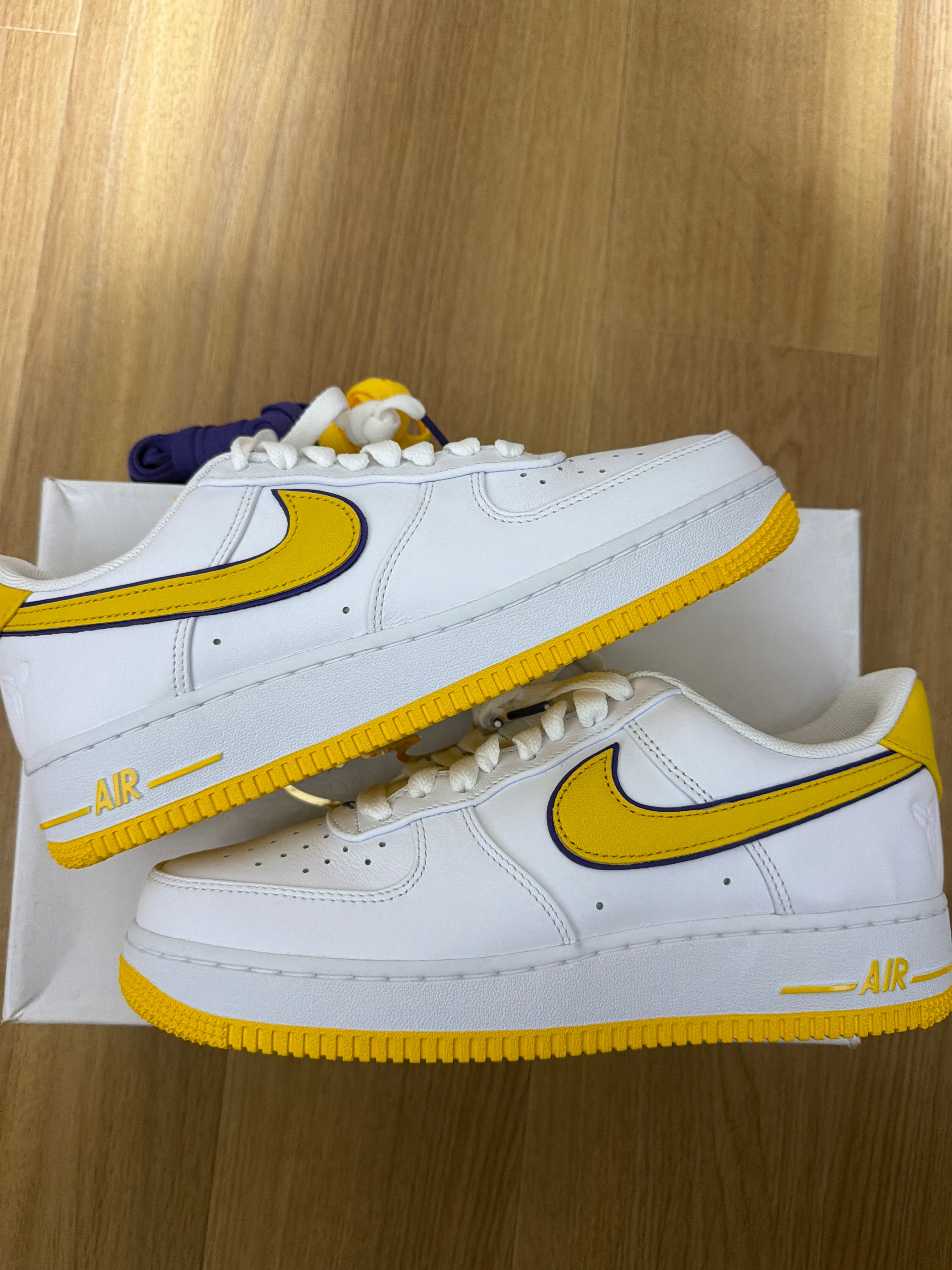Kobe Bryant × Nike Air Force 1 Low Retro QS "Varsity Maize and Varsity Purple"