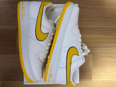 Kobe Bryant × Nike Air Force 1 Low Retro QS "Varsity Maize and Varsity Purple"