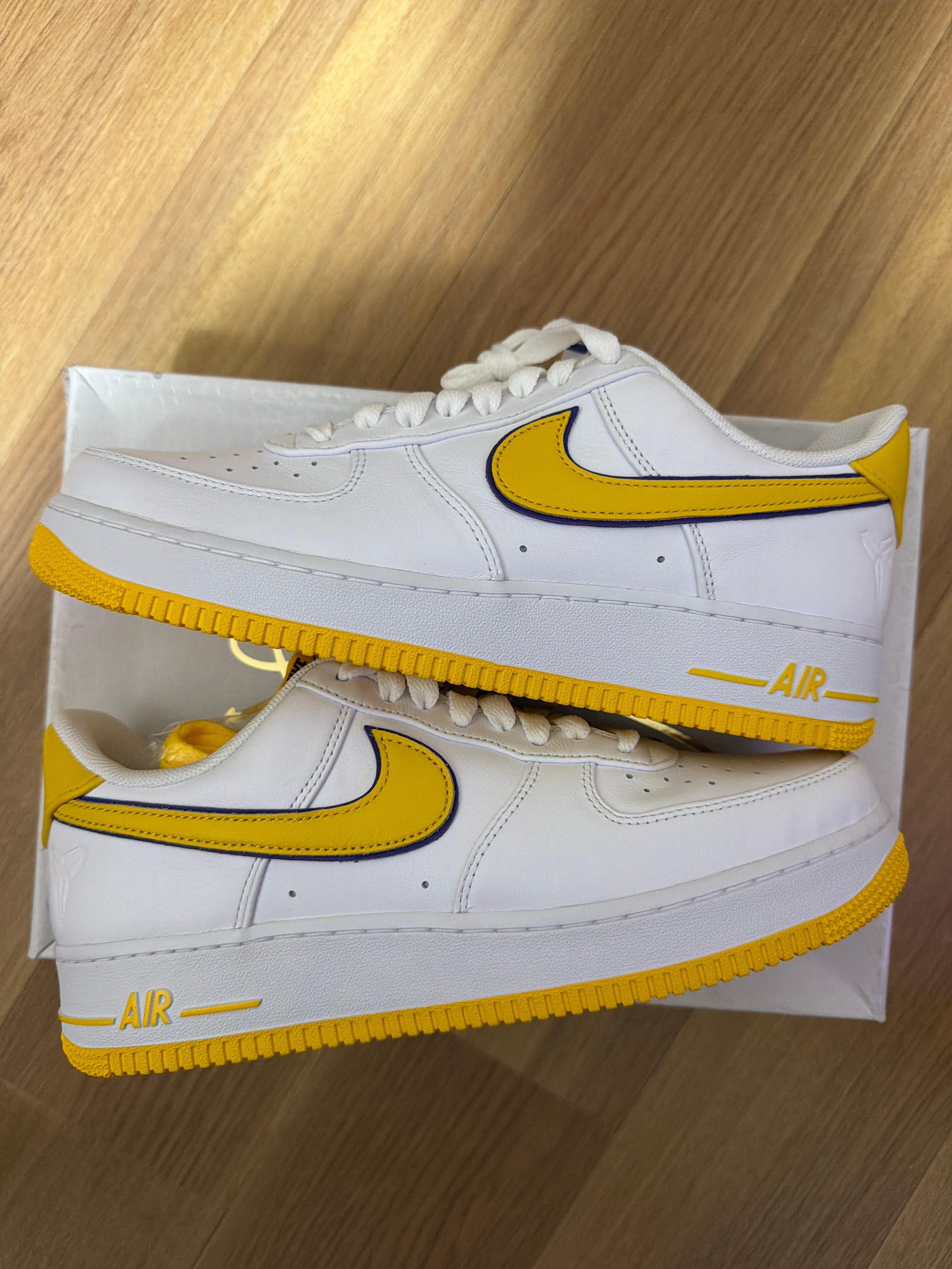 Kobe Bryant × Nike Air Force 1 Low Retro QS "Varsity Maize and Varsity Purple"