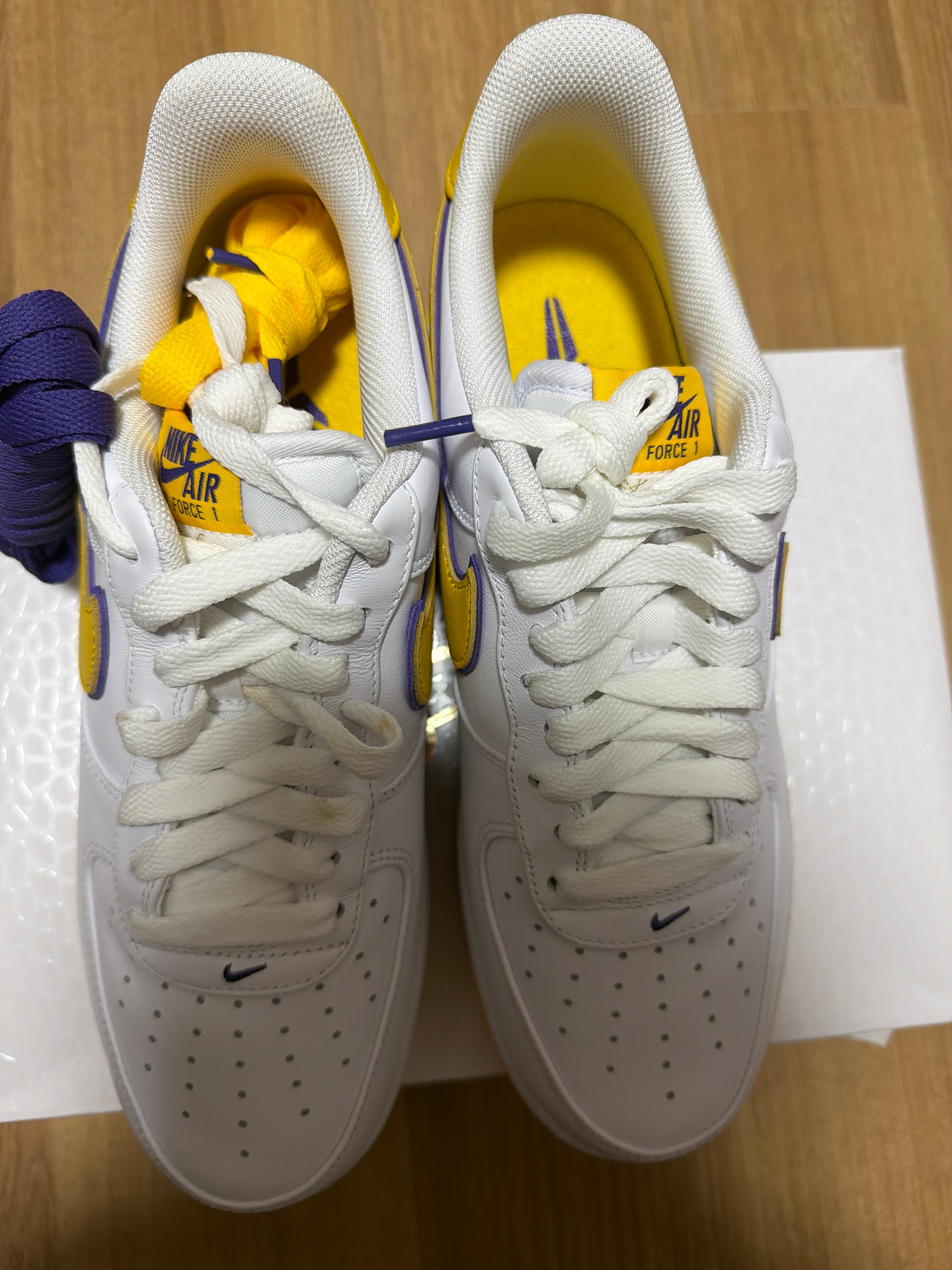 Kobe Bryant × Nike Air Force 1 Low Retro QS "Varsity Maize and Varsity Purple"