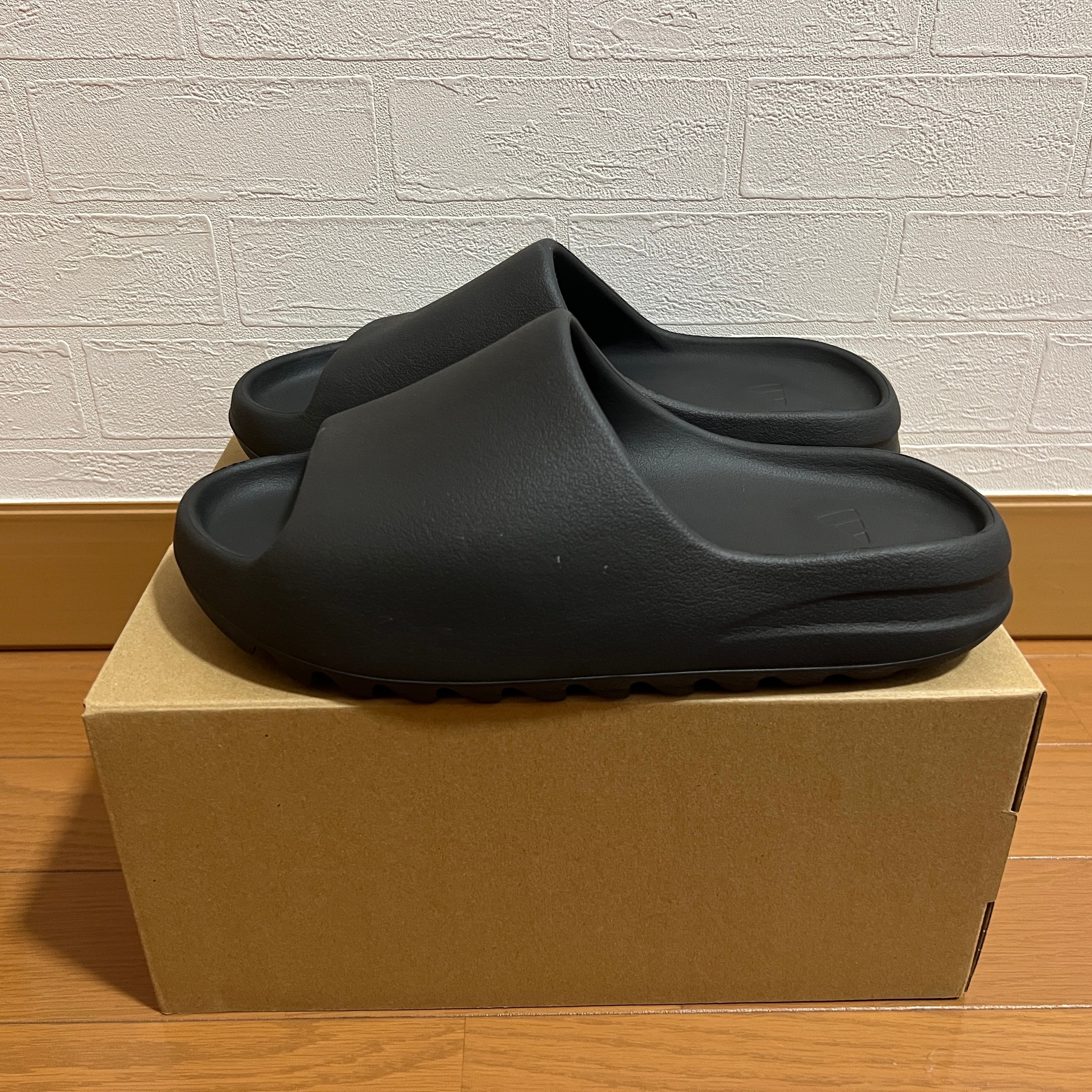 adidas YEEZY Slide 