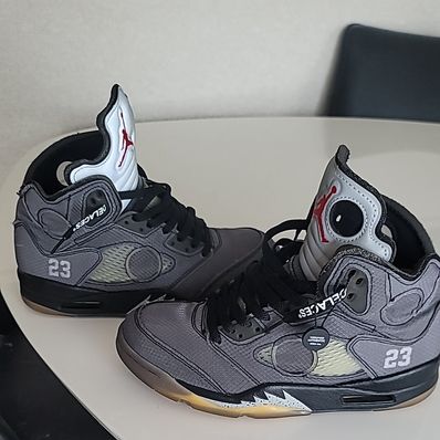 Off-White × Nike Air Jordan 5 "Black/Muslin/Fire Red"