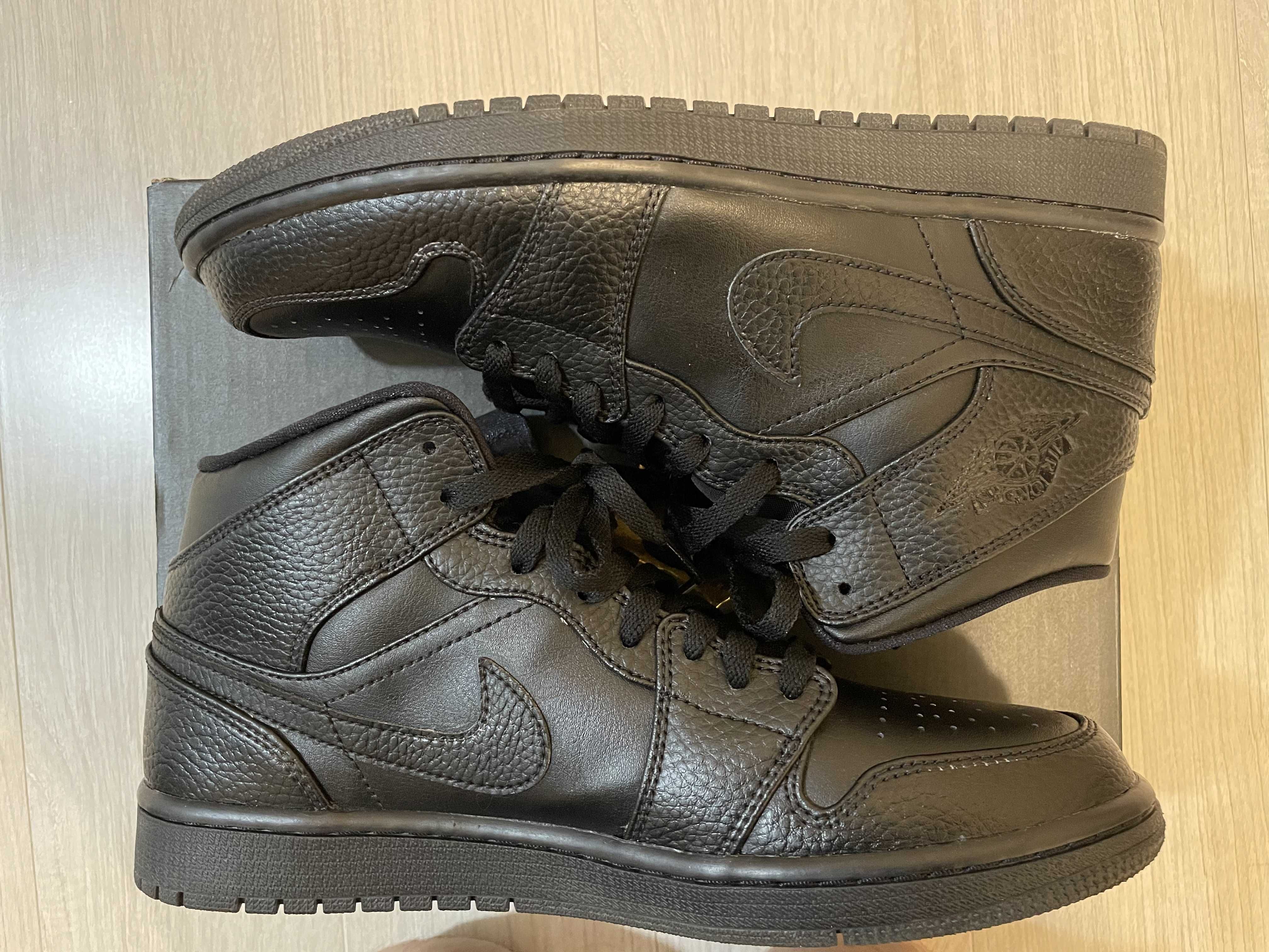 Nike Air Jordan 1 Mid "Black" (2019)