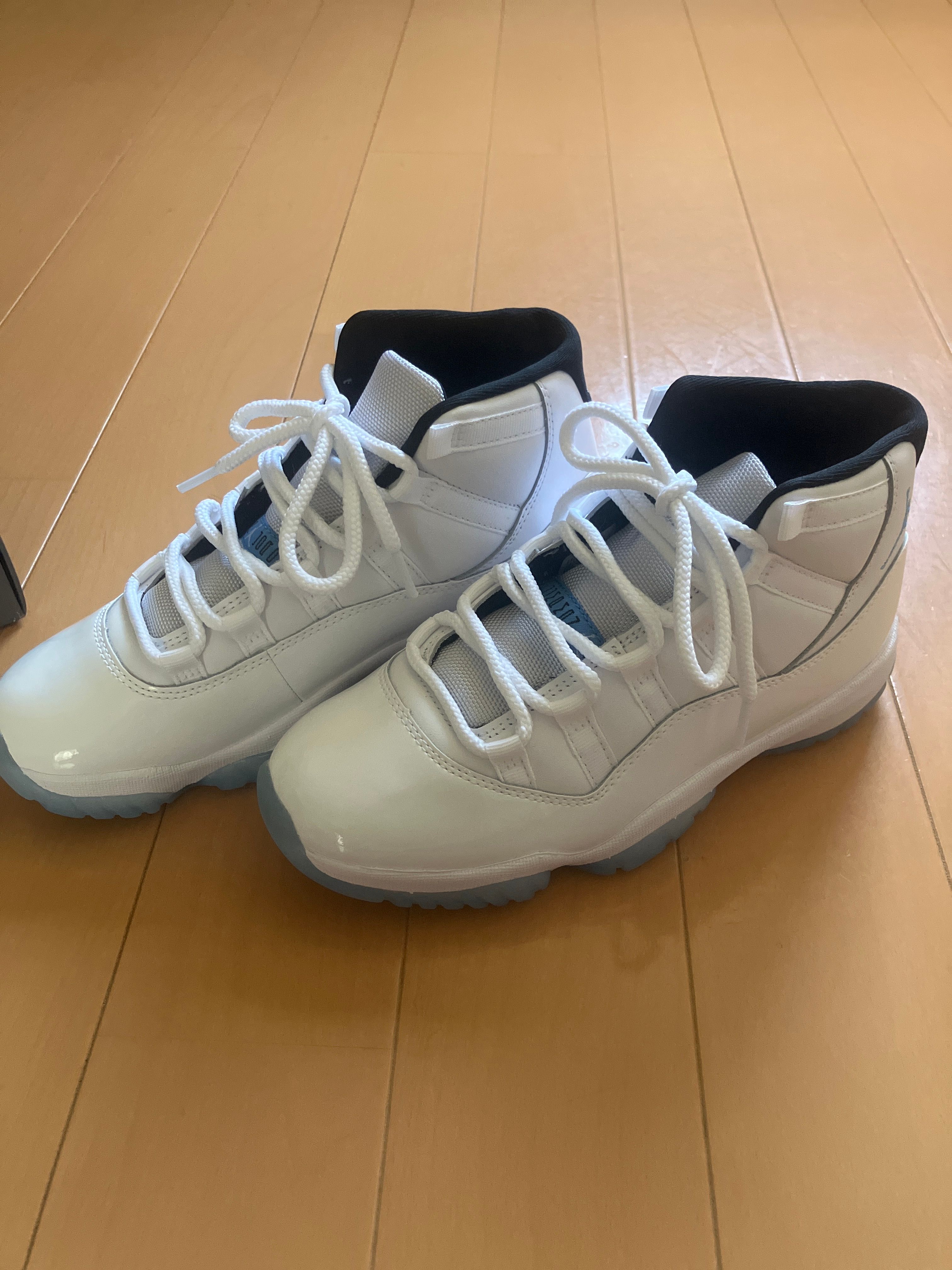 Nike Air Jordan 11 Retro "White/Legend Blue"