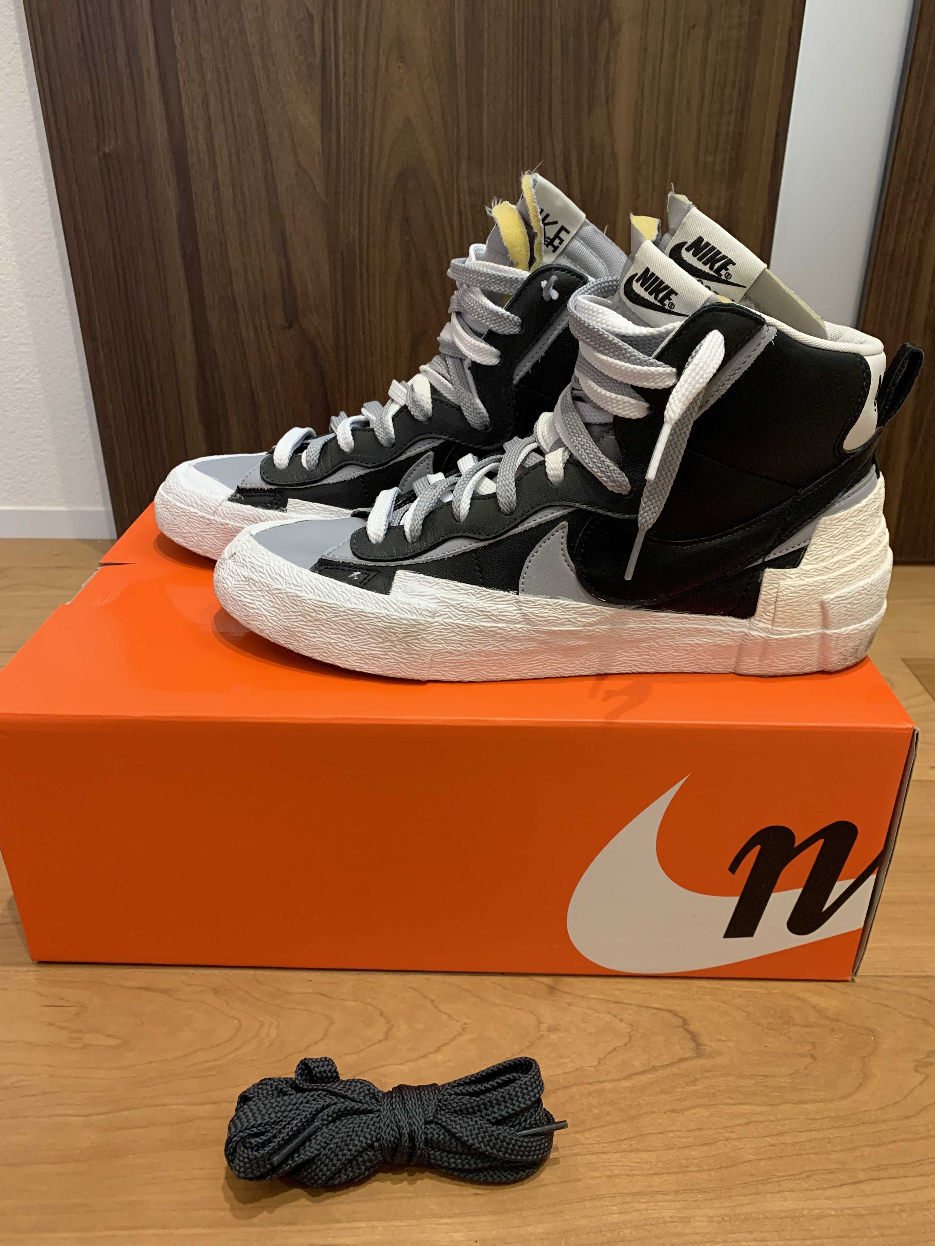 sacai × NIKE BLAZER MID "BLACK/WOLF GREY/WHITE"