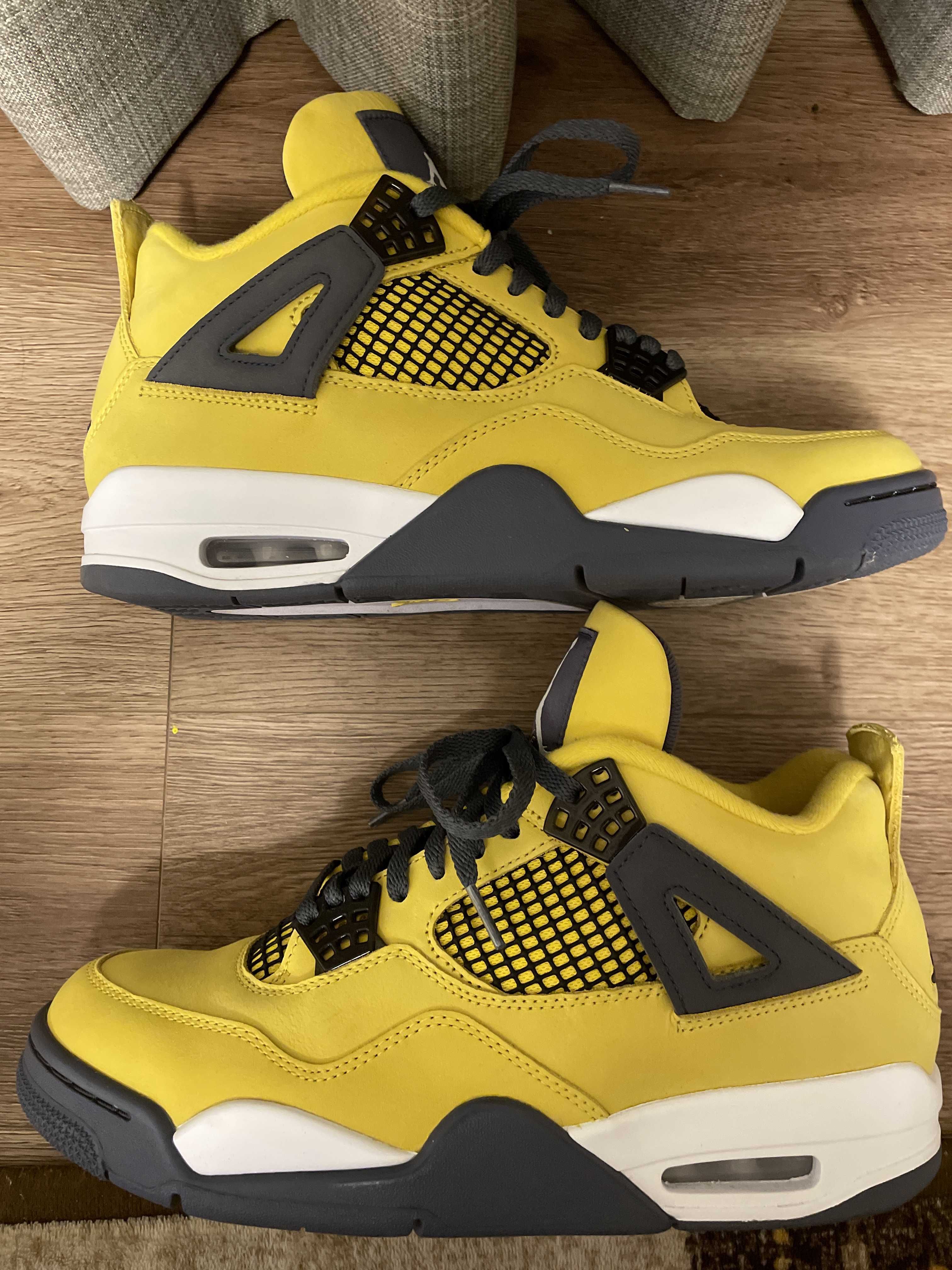 Nike Air Jordan 4 "Tour Yellow"
