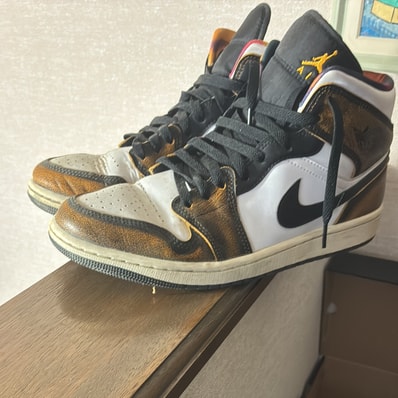 Nike Air Jordan 1 Mid "Wear Away"
