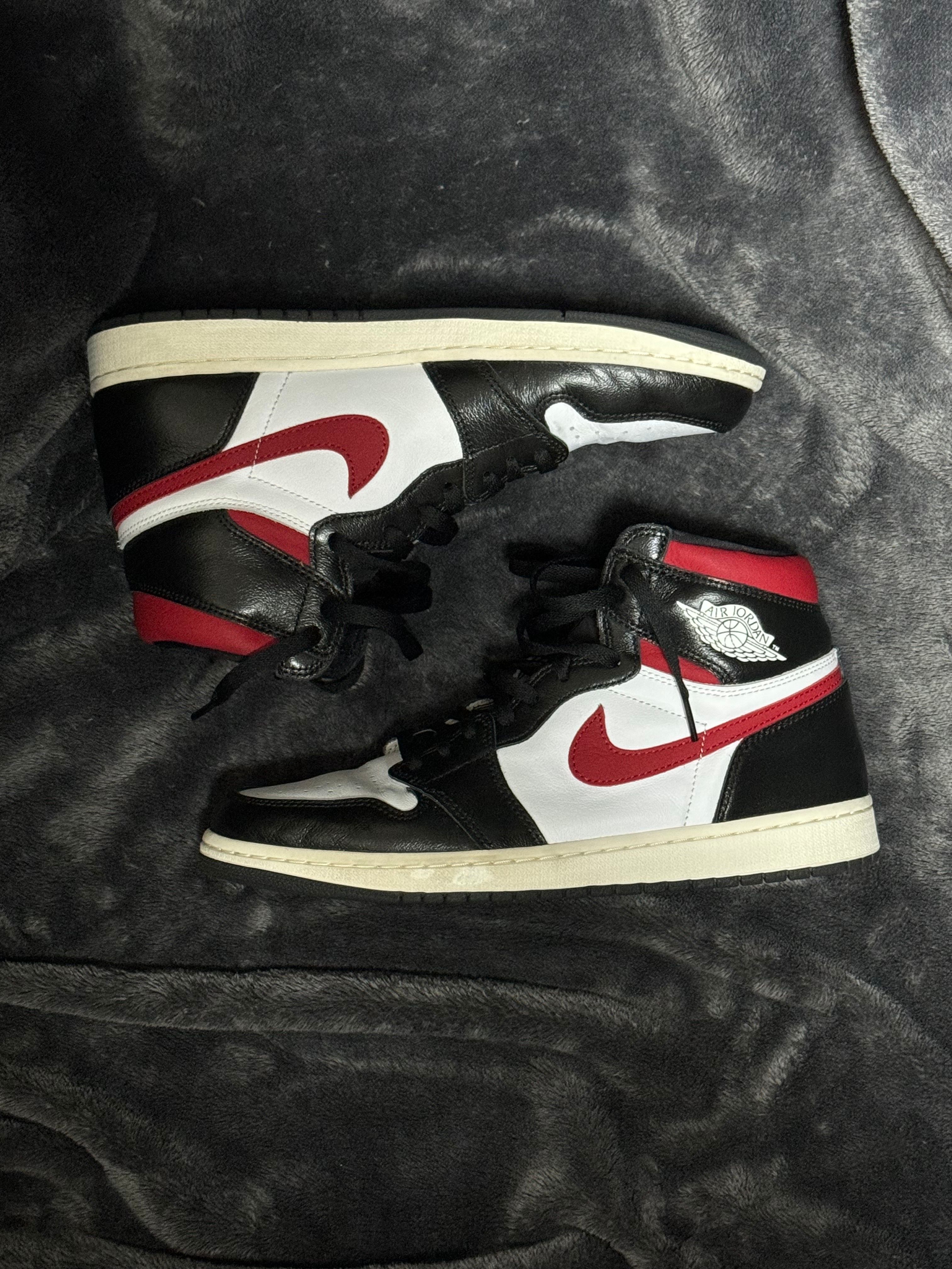 Nike Air Jordan 1 Retro High "Black/White/Sail/Gym Red"