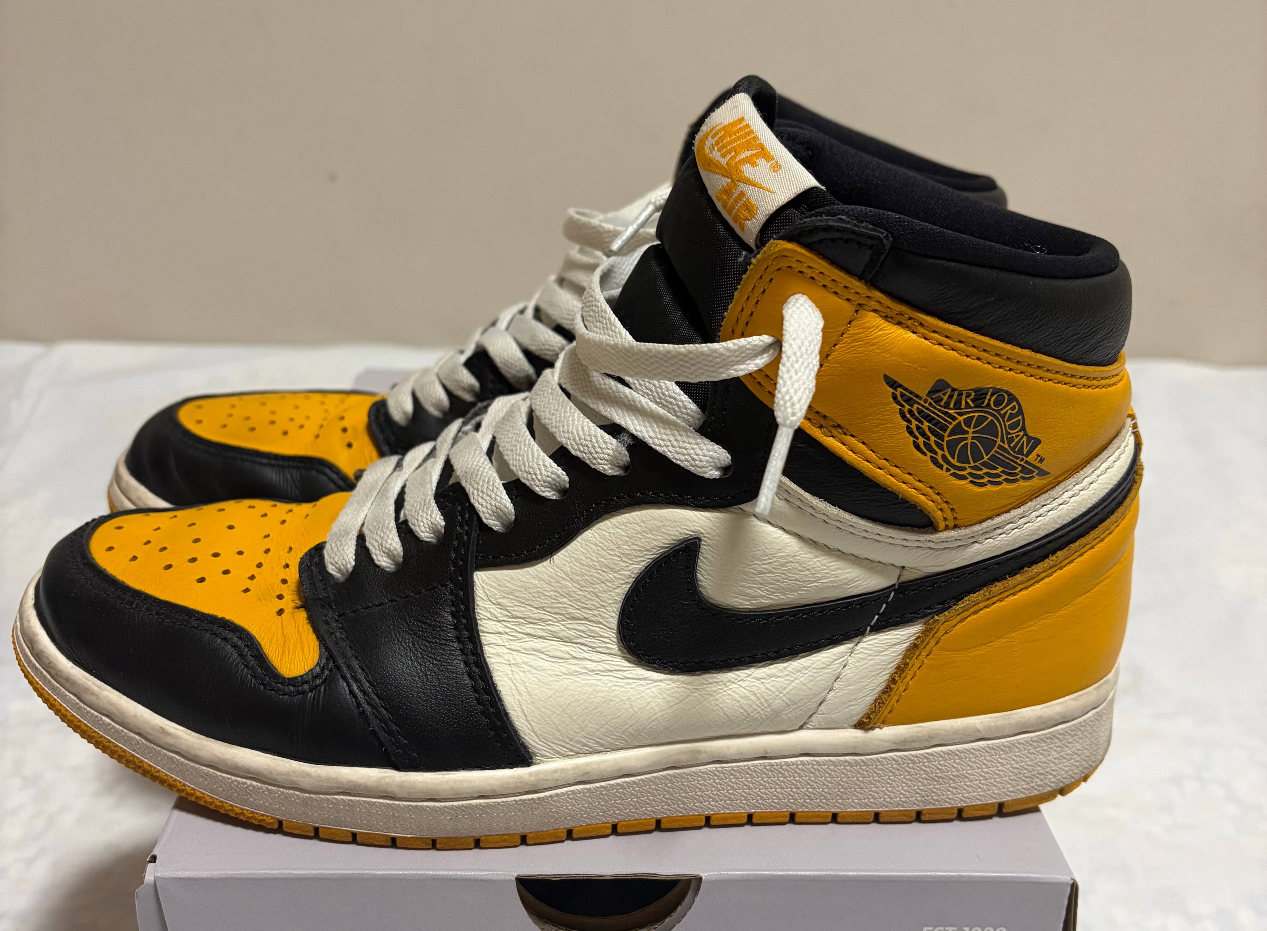 Nike Air Jordan 1 Retro High OG "Taxi"