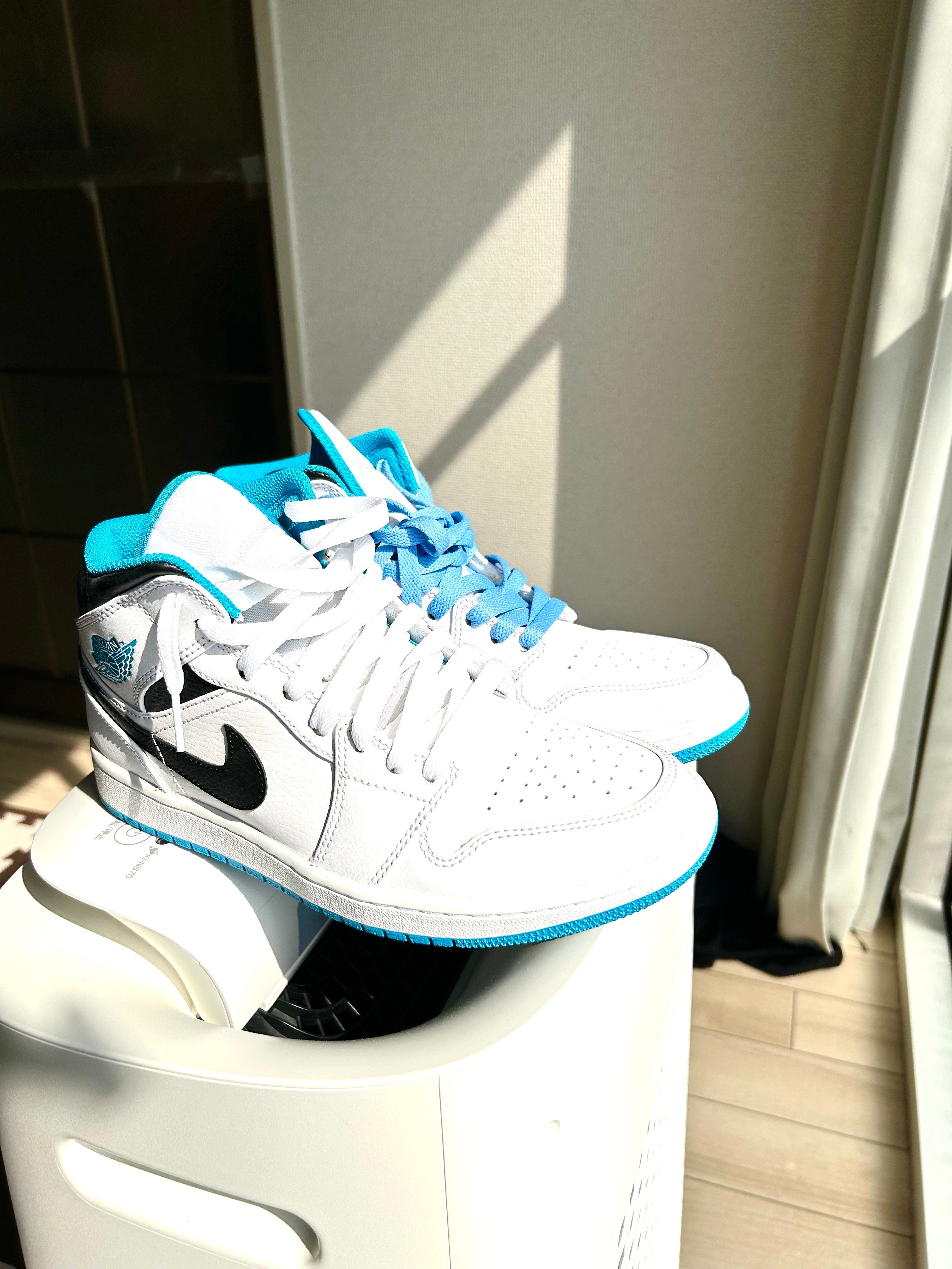 Nike Women's Air Jordan 1 Mid "UNC"