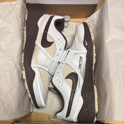 Travis Scott × Nike Zoom Field Jaxx "White and Light Chocolate"