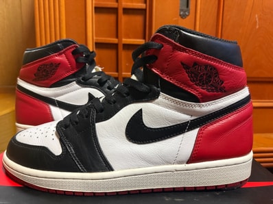 Nike Air Jordan 1 Retro High OG "Black Toe"