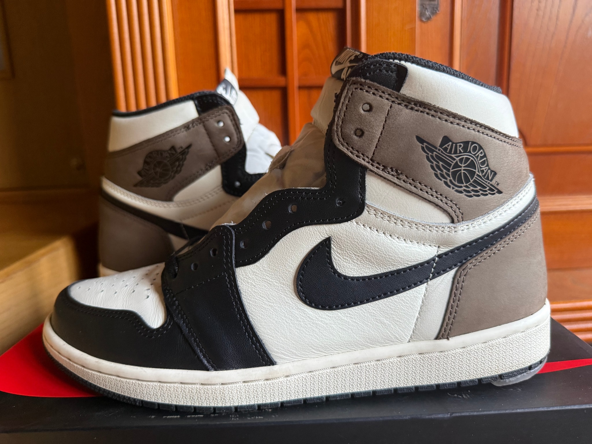 Nike Air Jordan 1 High OG "Sail/Dark Mocha/Black"