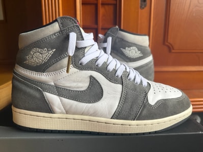 Nike Air Jordan 1 Retro High OG "Black and Smoke Grey"