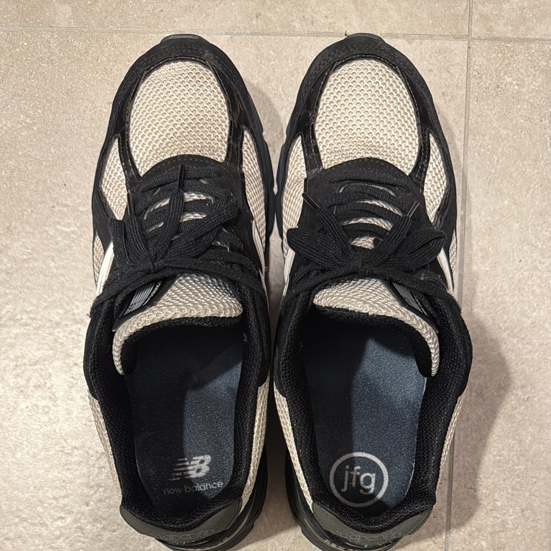 ジョー・フレッシュグッズ × ニューバランス 990V4 "アウトロ"