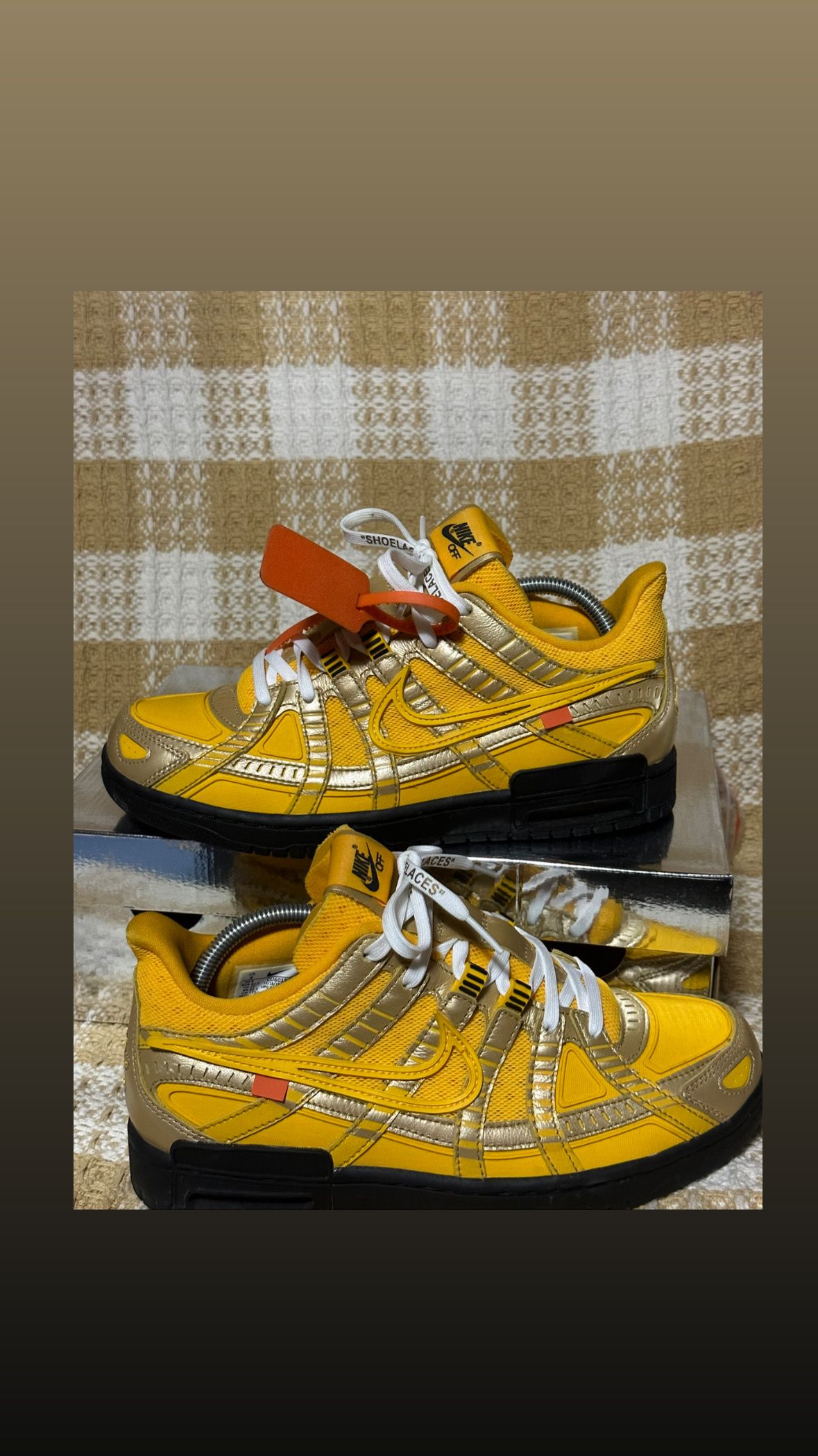 Off-White × Nike Air Rubber Dunk "University Gold" 