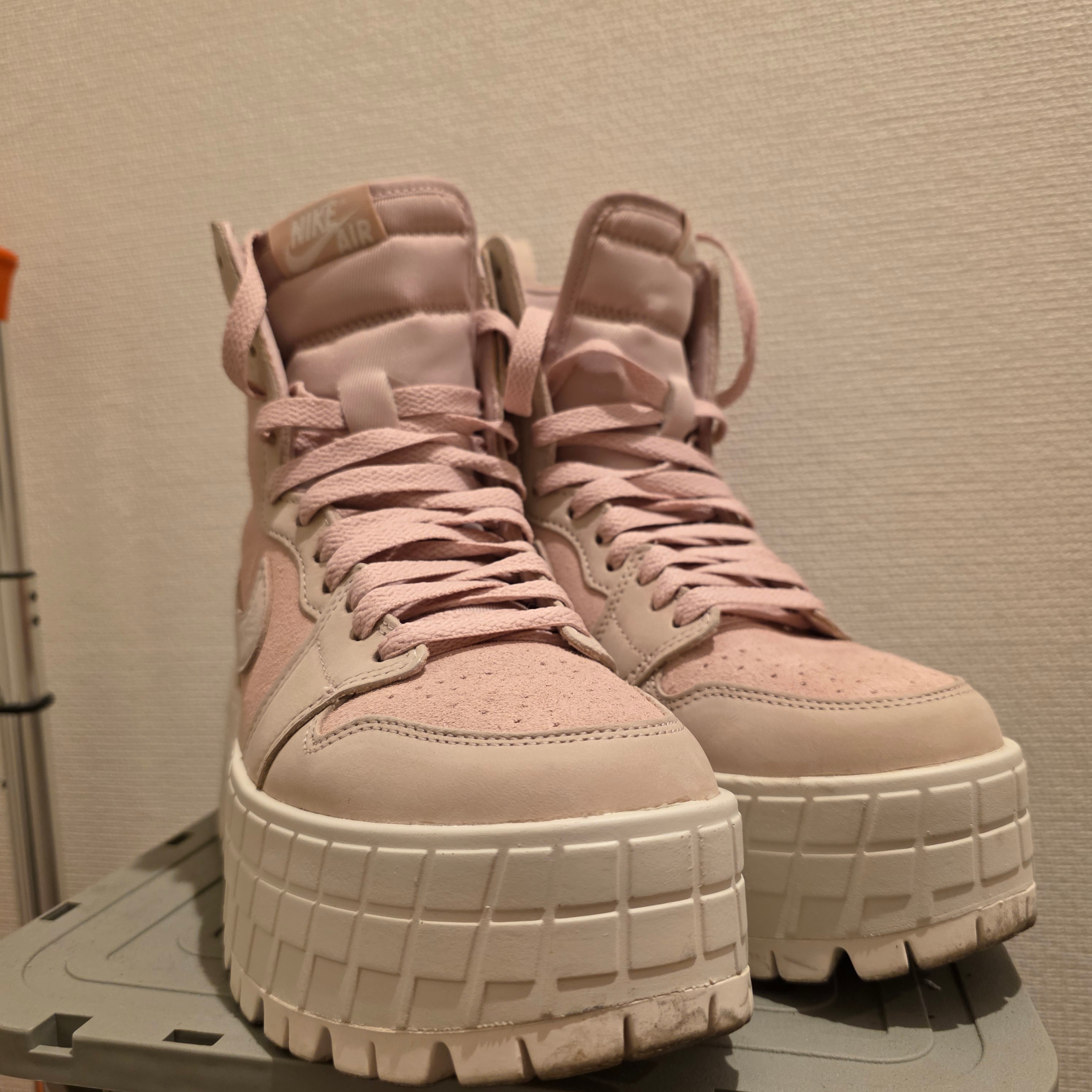 Nike Women's Air Jordan 1 Brooklyn High "Pink Suede"