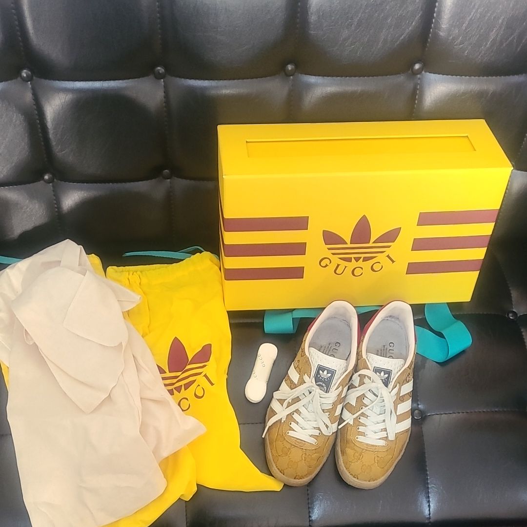adidas Gazelle スニーカー22.5センチ ガゼル(Gazelle)/adidas 人気の新作/中古通販【スニーカーダンク】