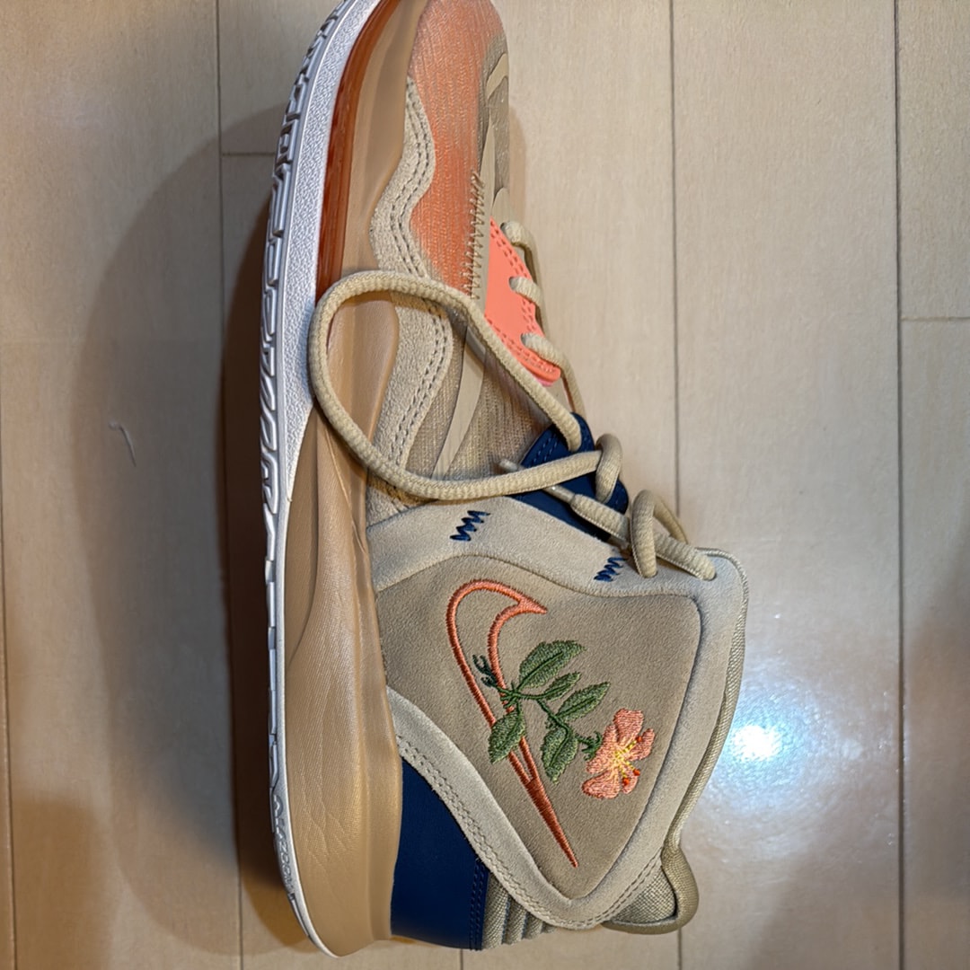 ナイキ カイリー インフィニティー "ラタン/マダー ルート"