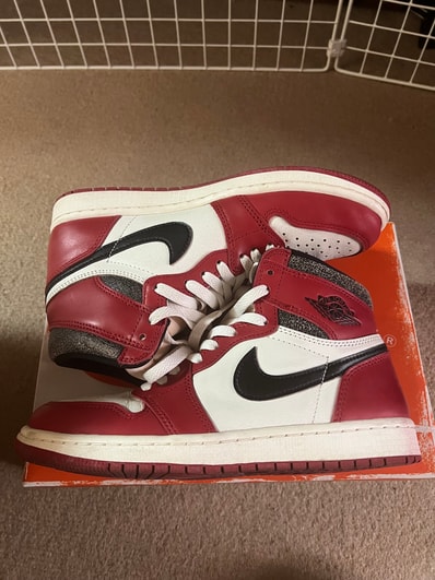 Nike Air Jordan 1 High OG "Lost & Found/Chicago"