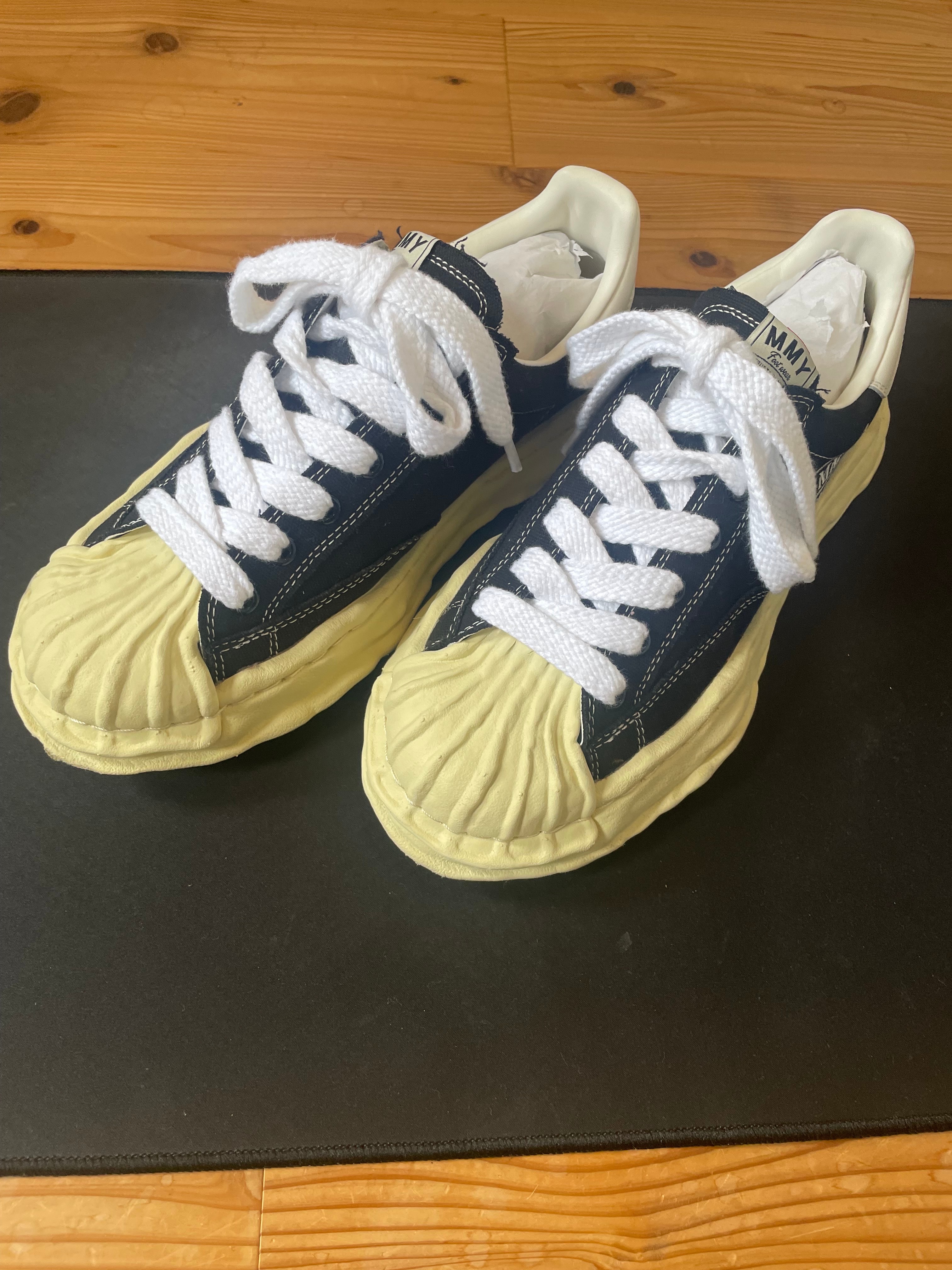 Maison MIHARA YASUHIRO BLAKEY VL OG Sole Canvas Low-top Sneaker "Black"