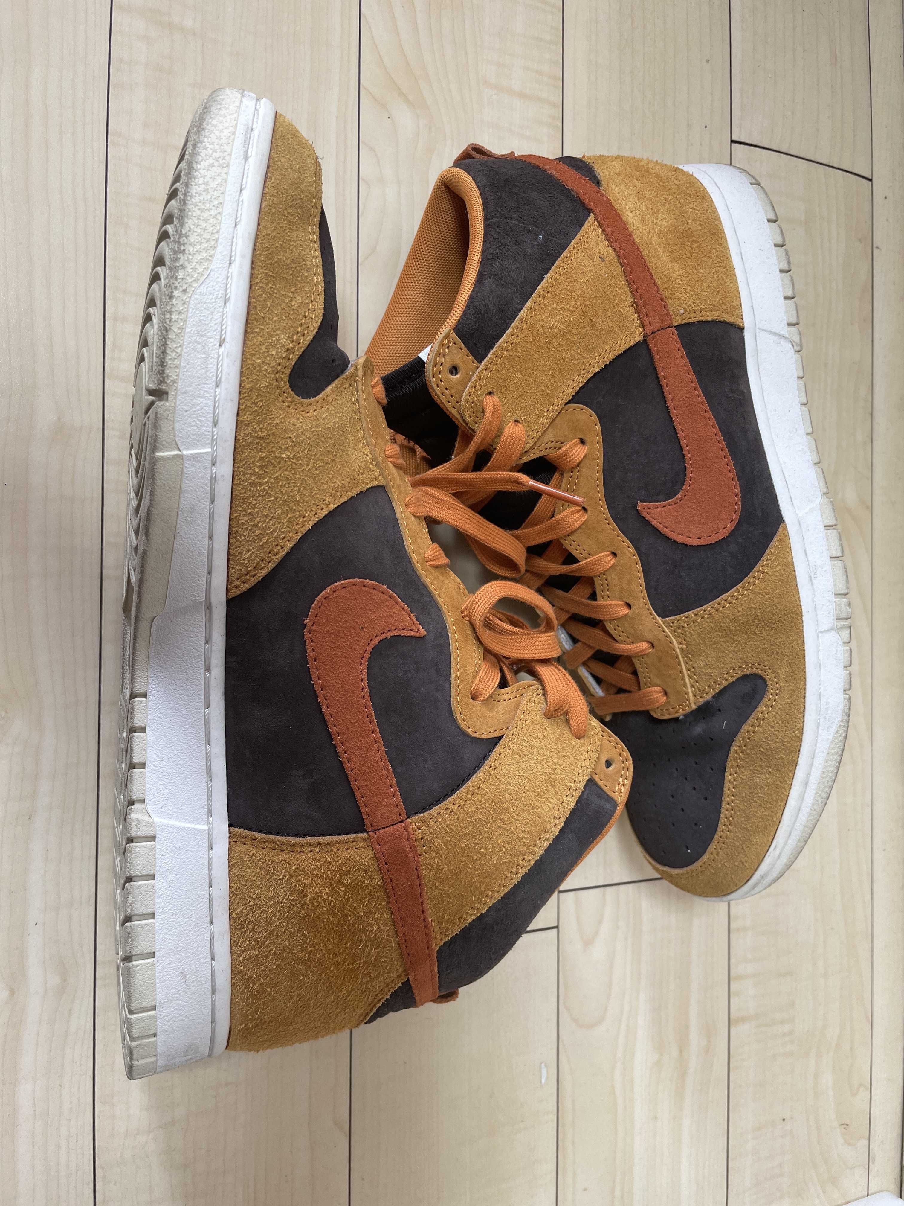 NIKE DUNK HIGH PRM "DARK CURRY"