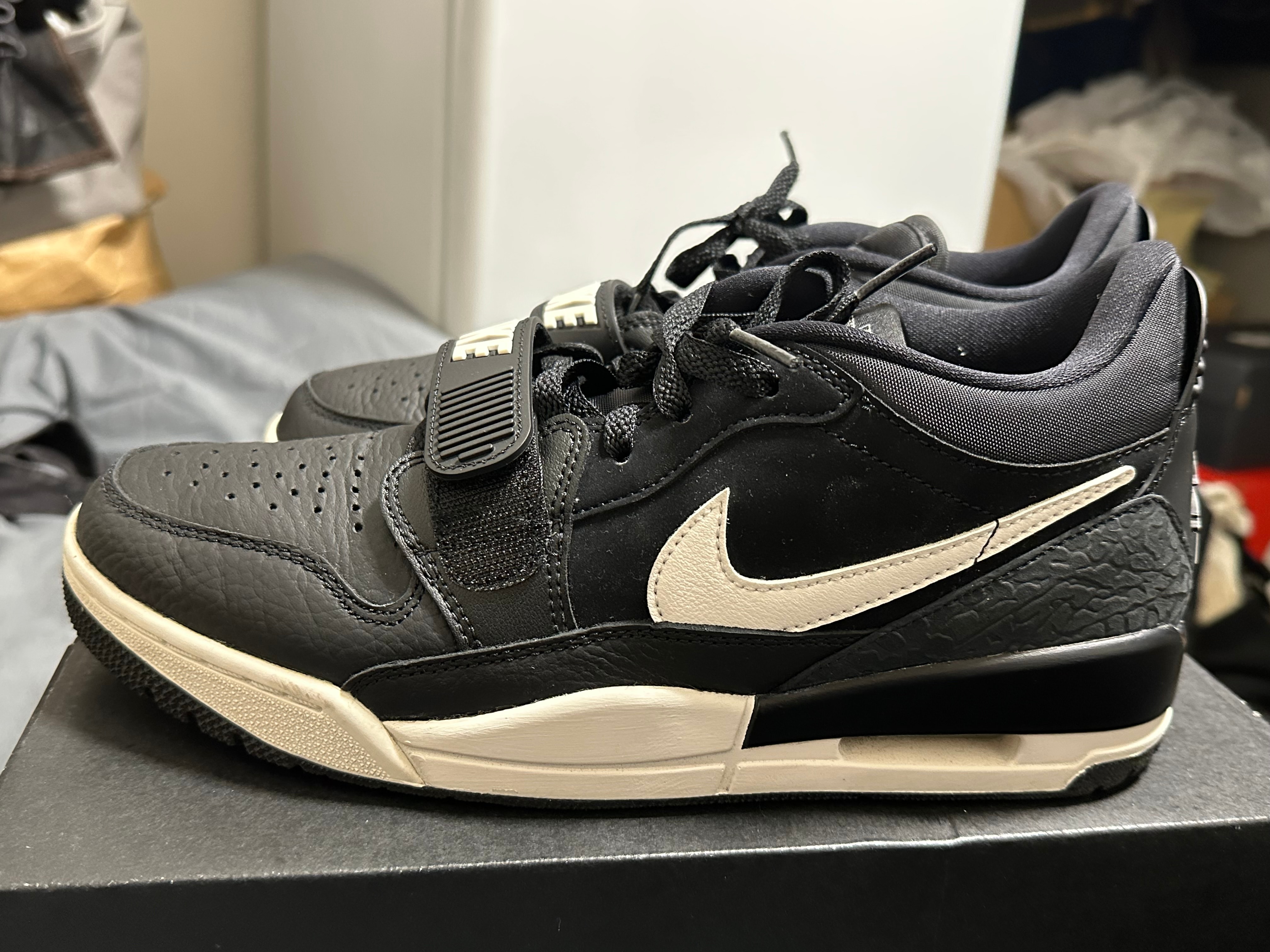 ナイキ エアジョーダン レガシー312 ロー "ブラック/アンスラサイト/ファントム"