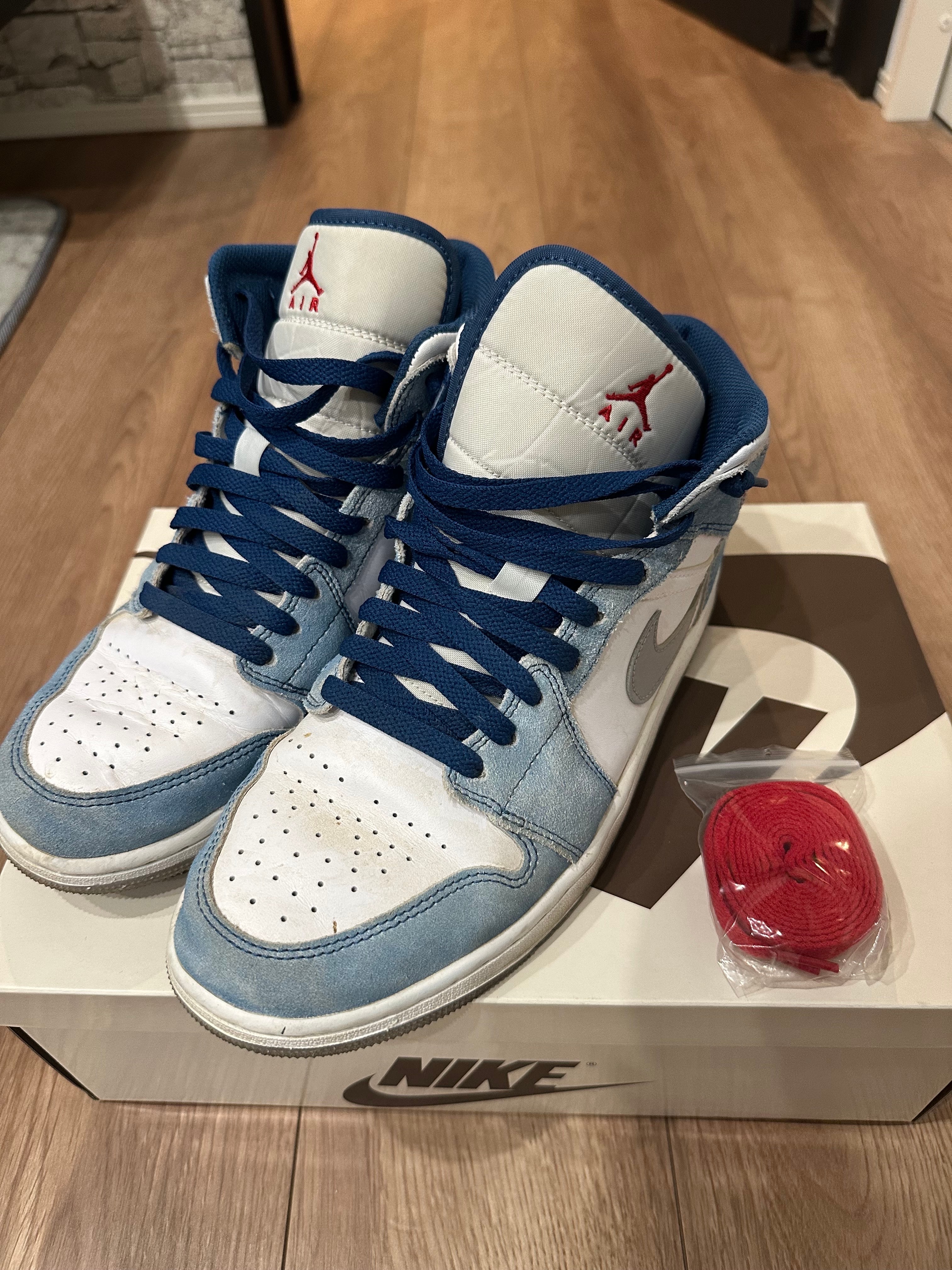 Nike Air Jordan 1 Mid SE "White/Hyper Royal/Red"