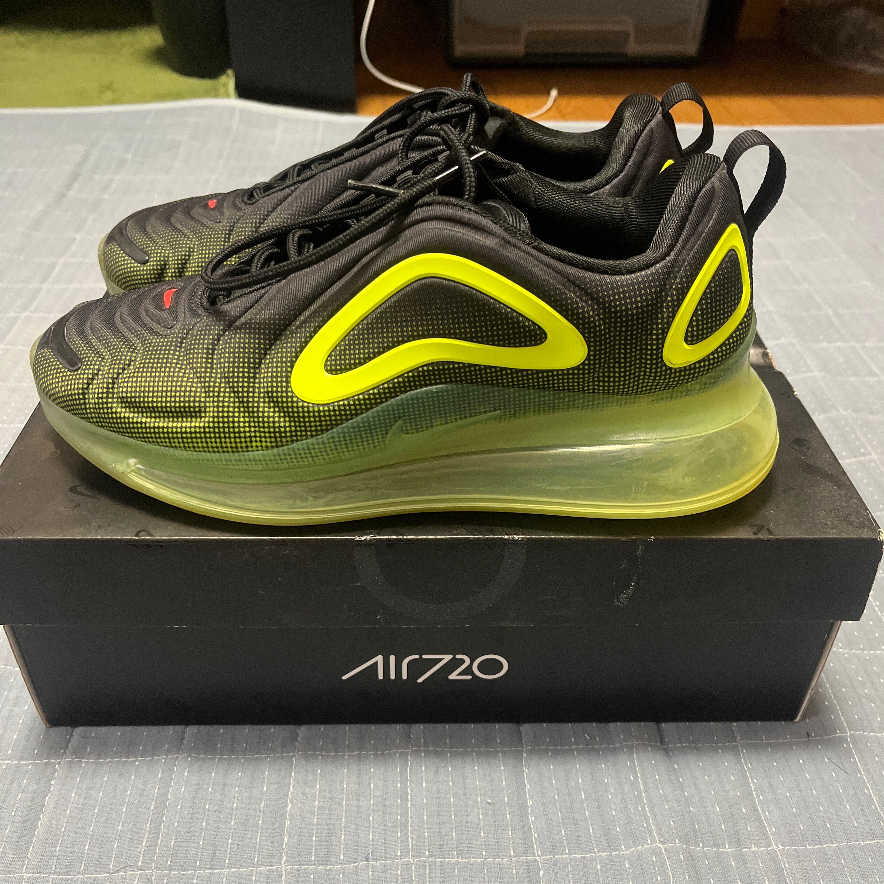 エアマックス720(AIR MAX 720)/ナイキ 人気の新作を安心売買