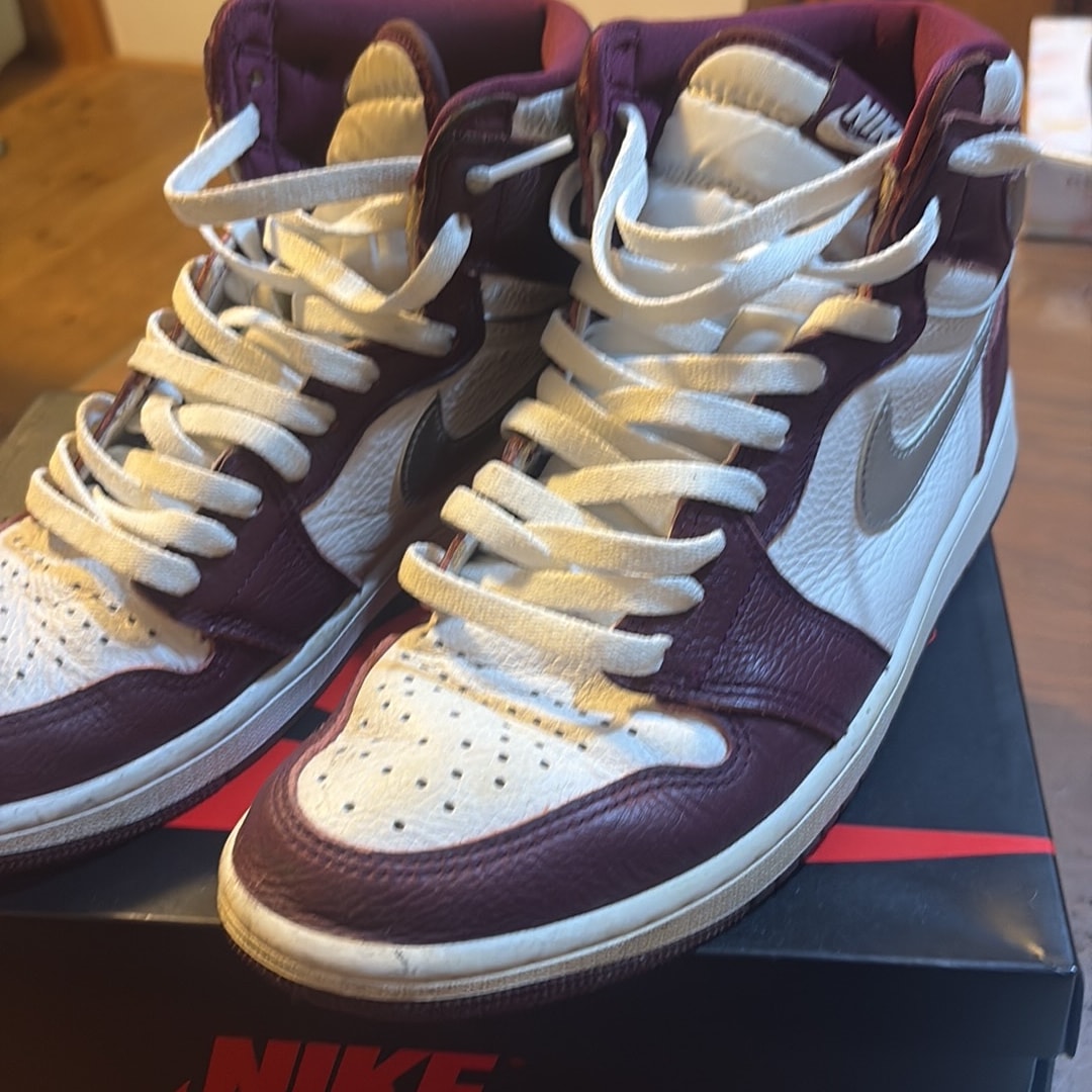 Nike Air Jordan 1 High OG "Bordeaux"