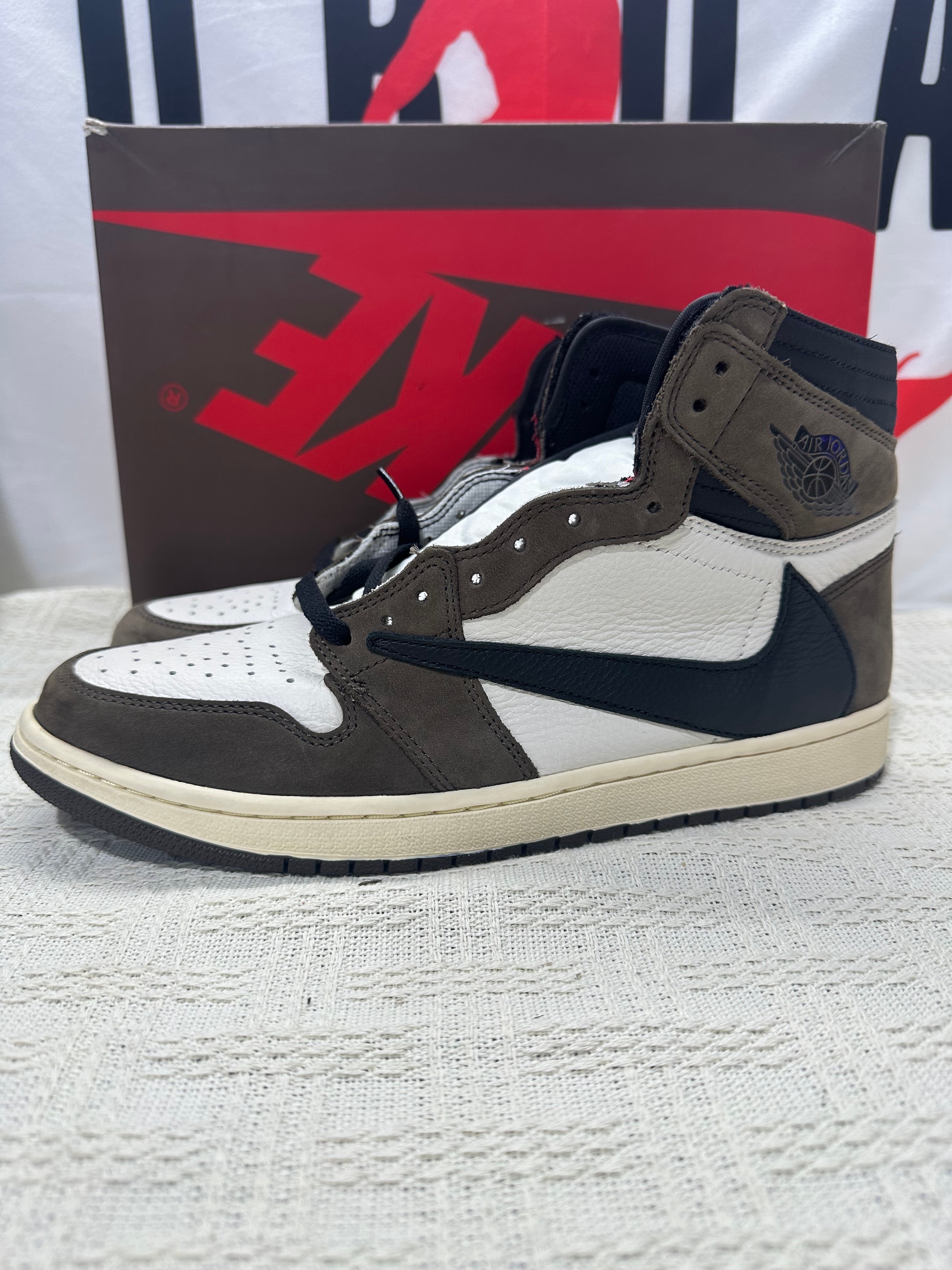 Travis Scott × Nike Air Jordan 1 Retro High OG TS SP "Sail/Dark Mocha"
