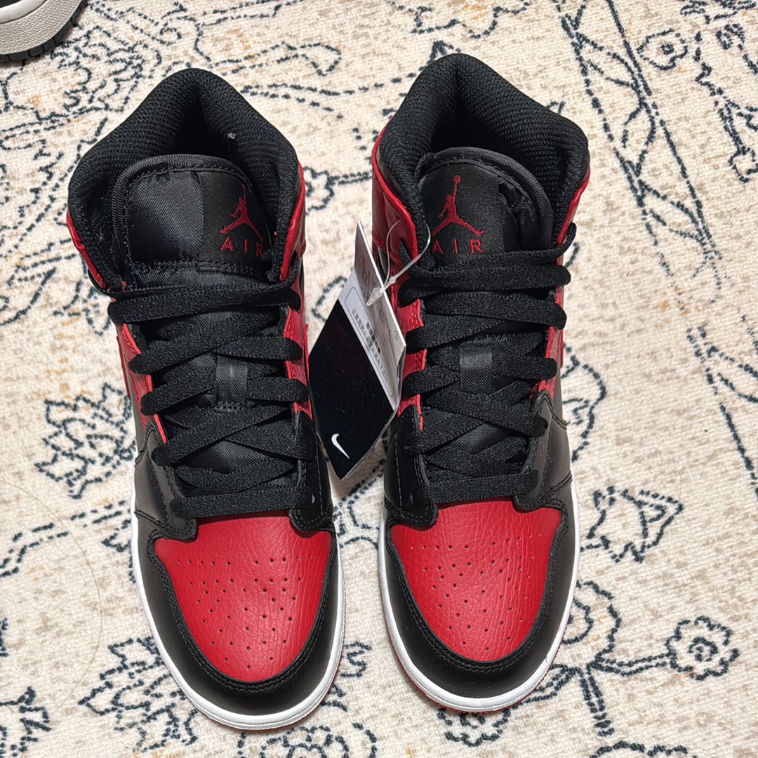 Nike GS Air Jordan 1 Mid "Bred"