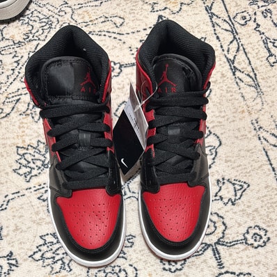Nike GS Air Jordan 1 Mid "Bred"