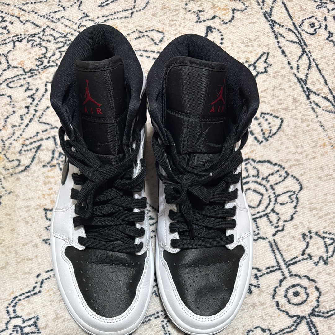 Nike Women's Air Jordan 1 Mid "Reverse Black Toe"