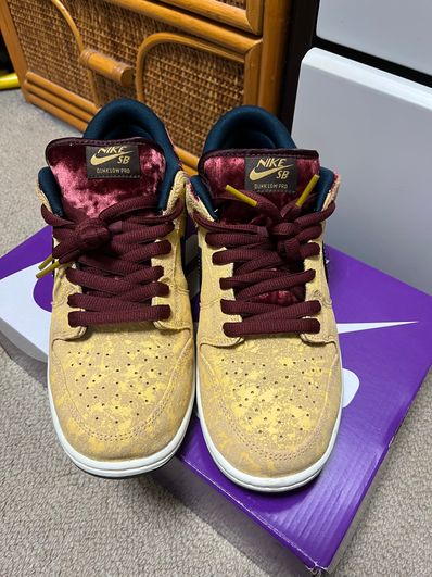 Nike SB Dunk Low Pro "City of Cinema/Celestial Gold and Dark Team Red"