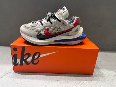 sacai × Nike Vapor Waffle "Royal Fuchsia"