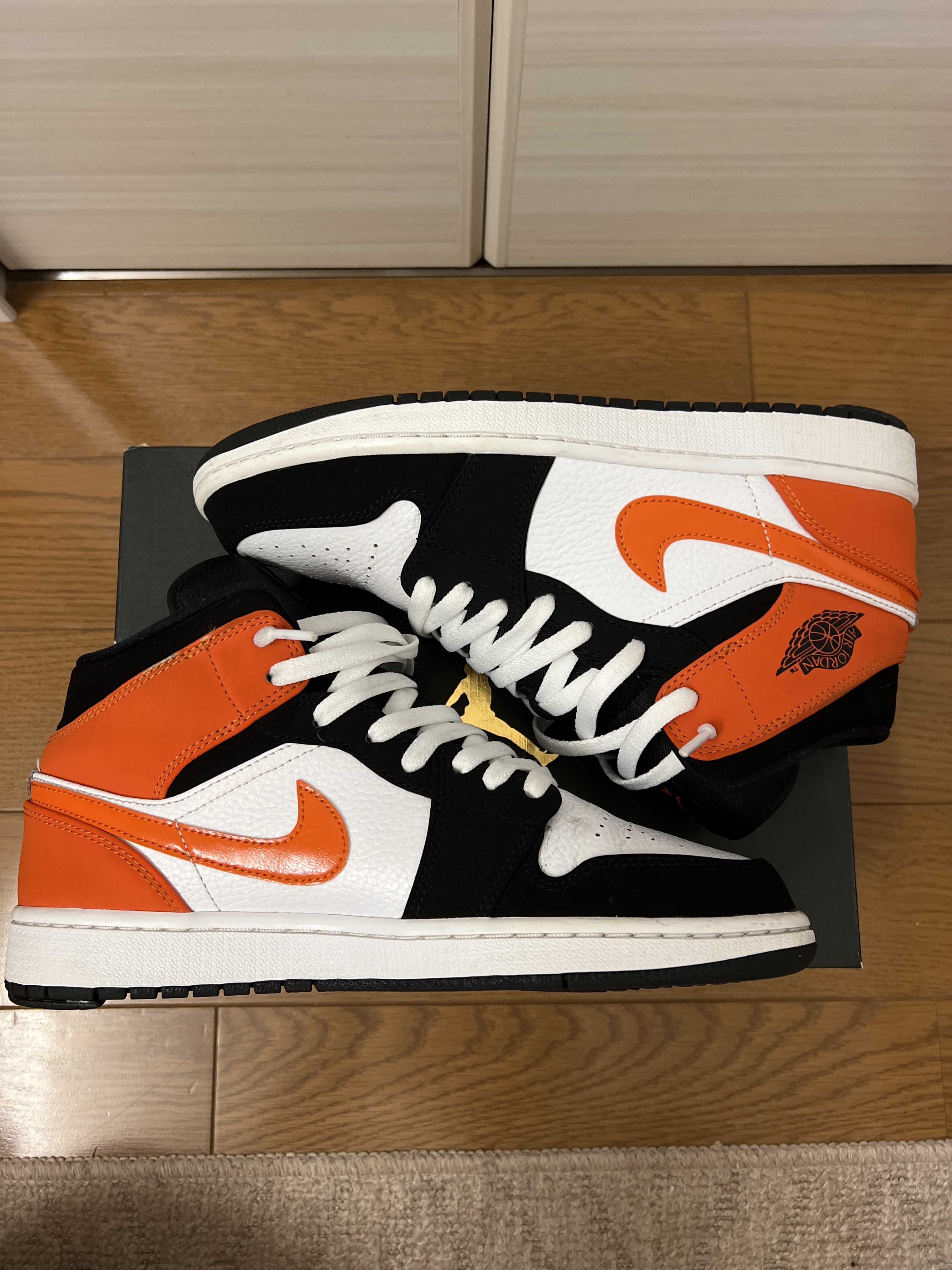 NIKE AIR JORDAN 1 MID "SHATTERED BACKBOARD"