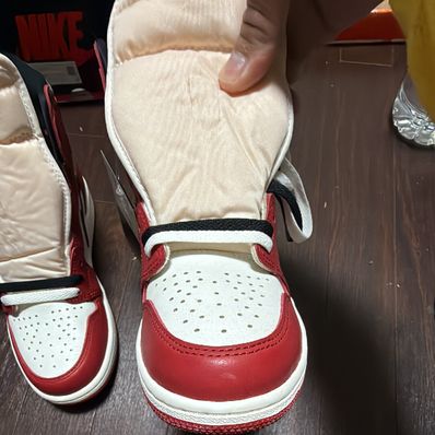 Nike Air Jordan 1 High OG "Lost & Found/Chicago"