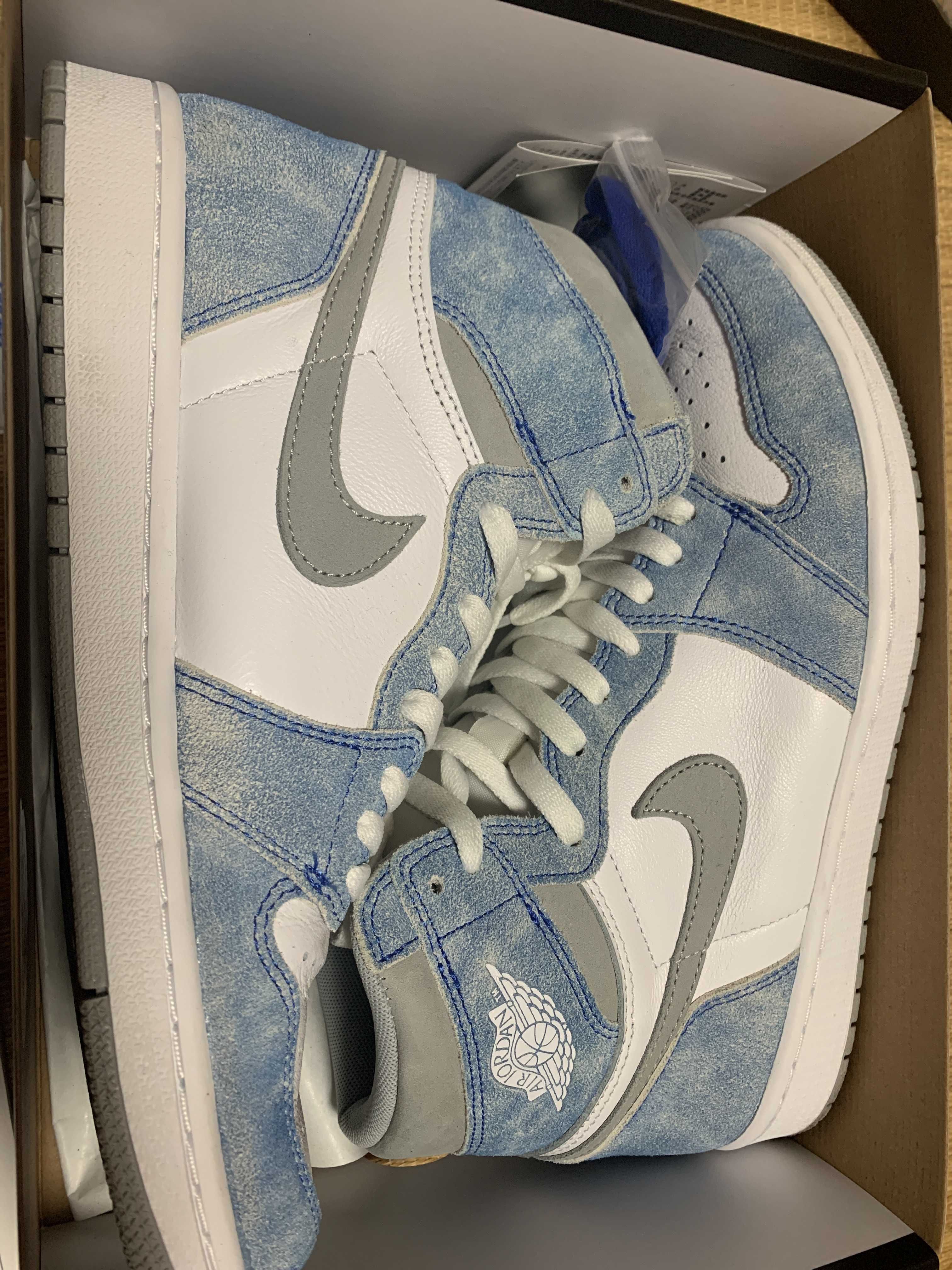 Nike Air Jordan 1 High OG "Hyper Royal"